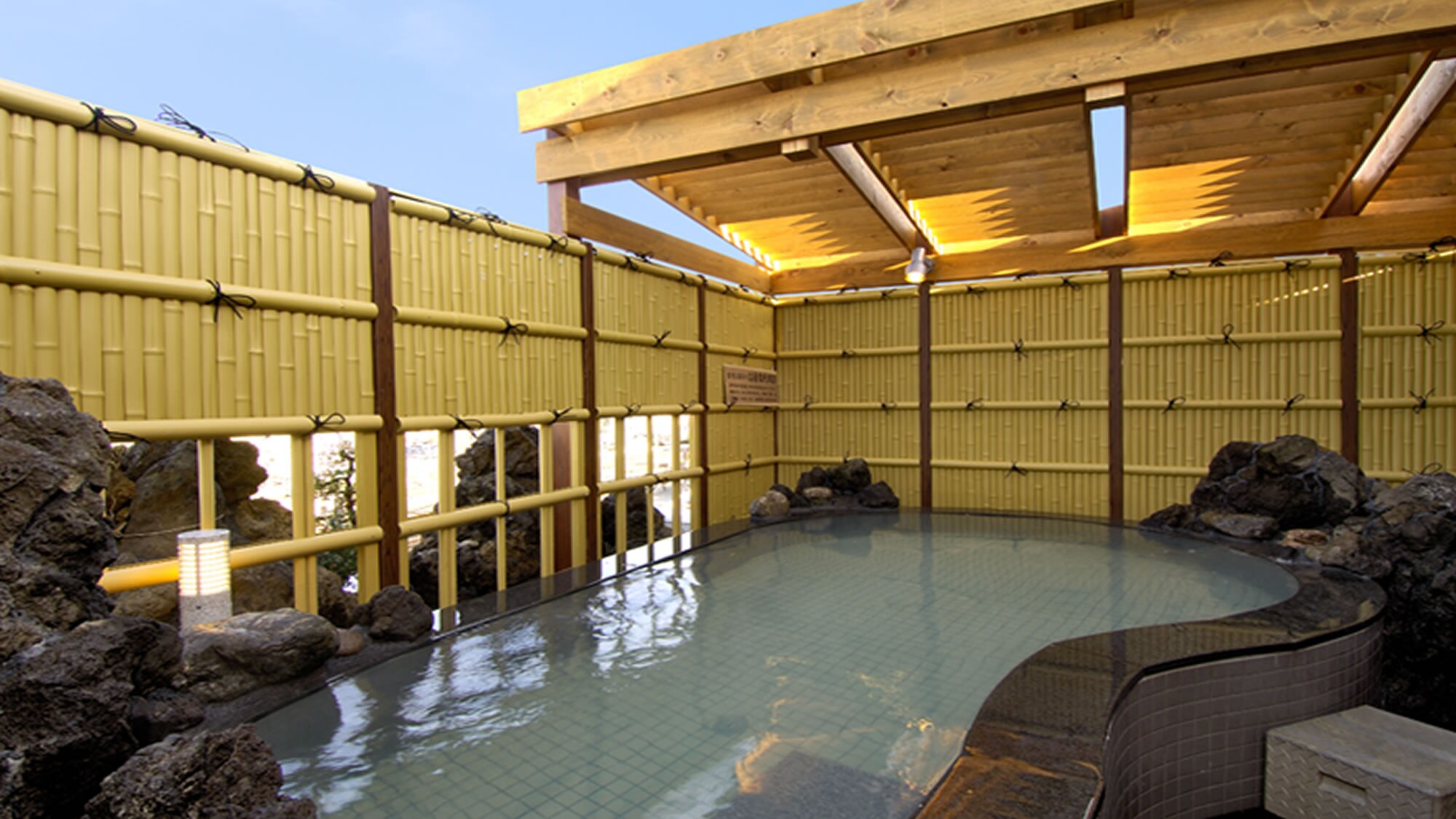 อ่างอาบน้ำแบบเปิดโล่ง [ภายในอ่างอาบน้ำใหญ่]