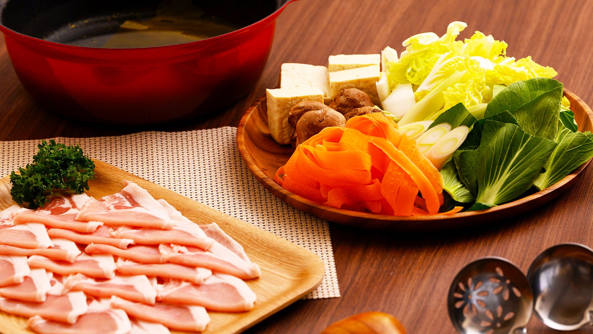 [Bữa tối] Shabu-shabu (ảnh cho thấy 2 suất ăn)