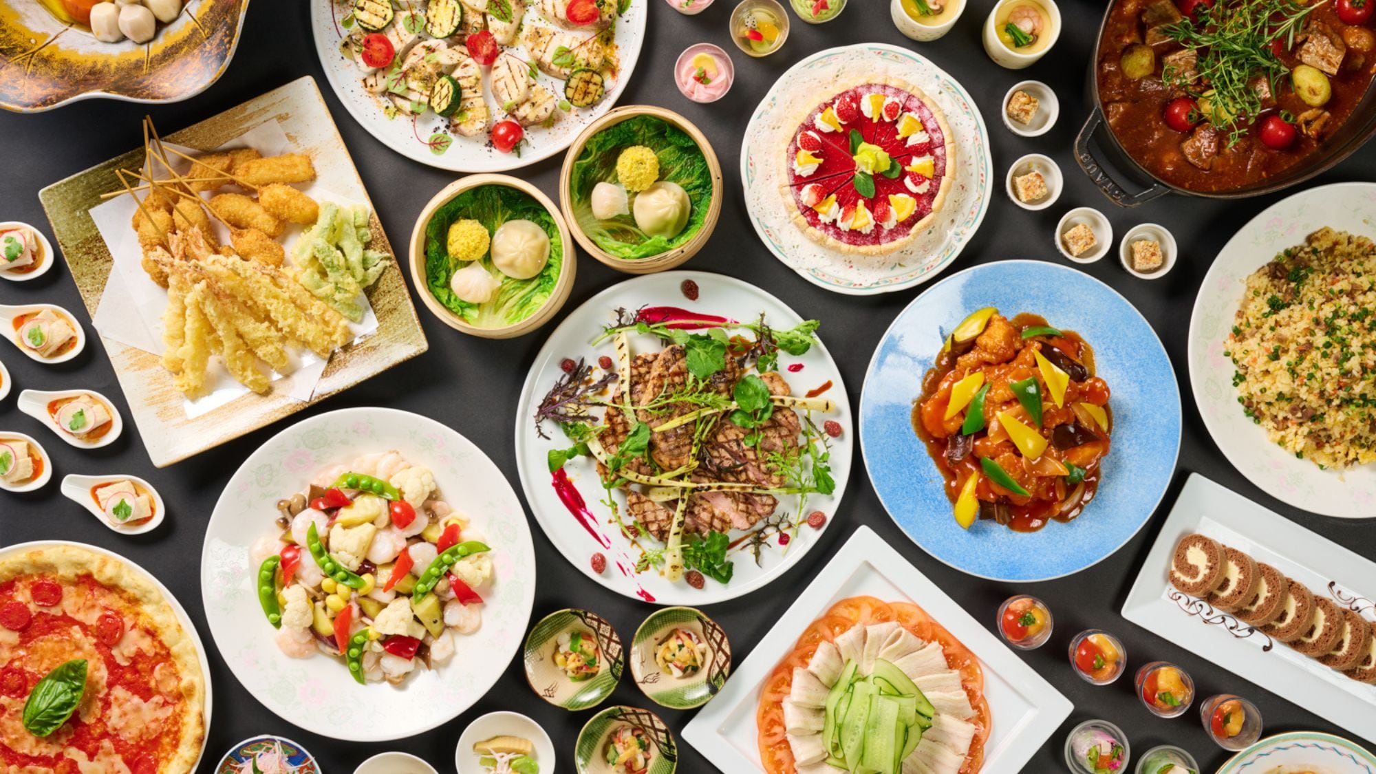 [Dinner Buffet] A buffet featuring seasonal Okinawan dishes