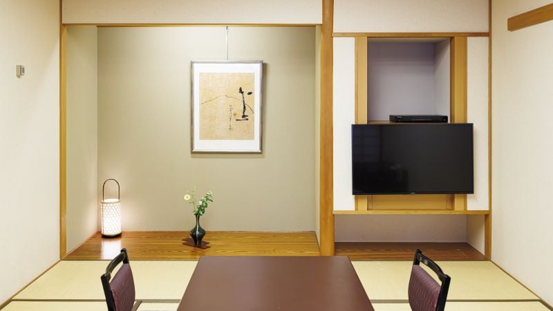 [Kamar bergaya Jepang (tokonoma)]