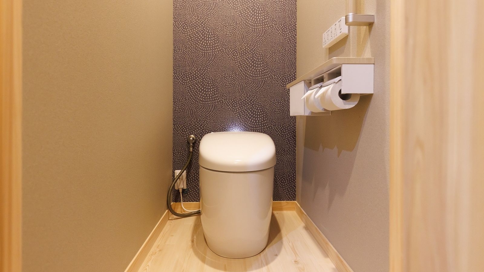 Nhà vệ sinh độc lập hoặc loại đơn (không thể chỉ định)