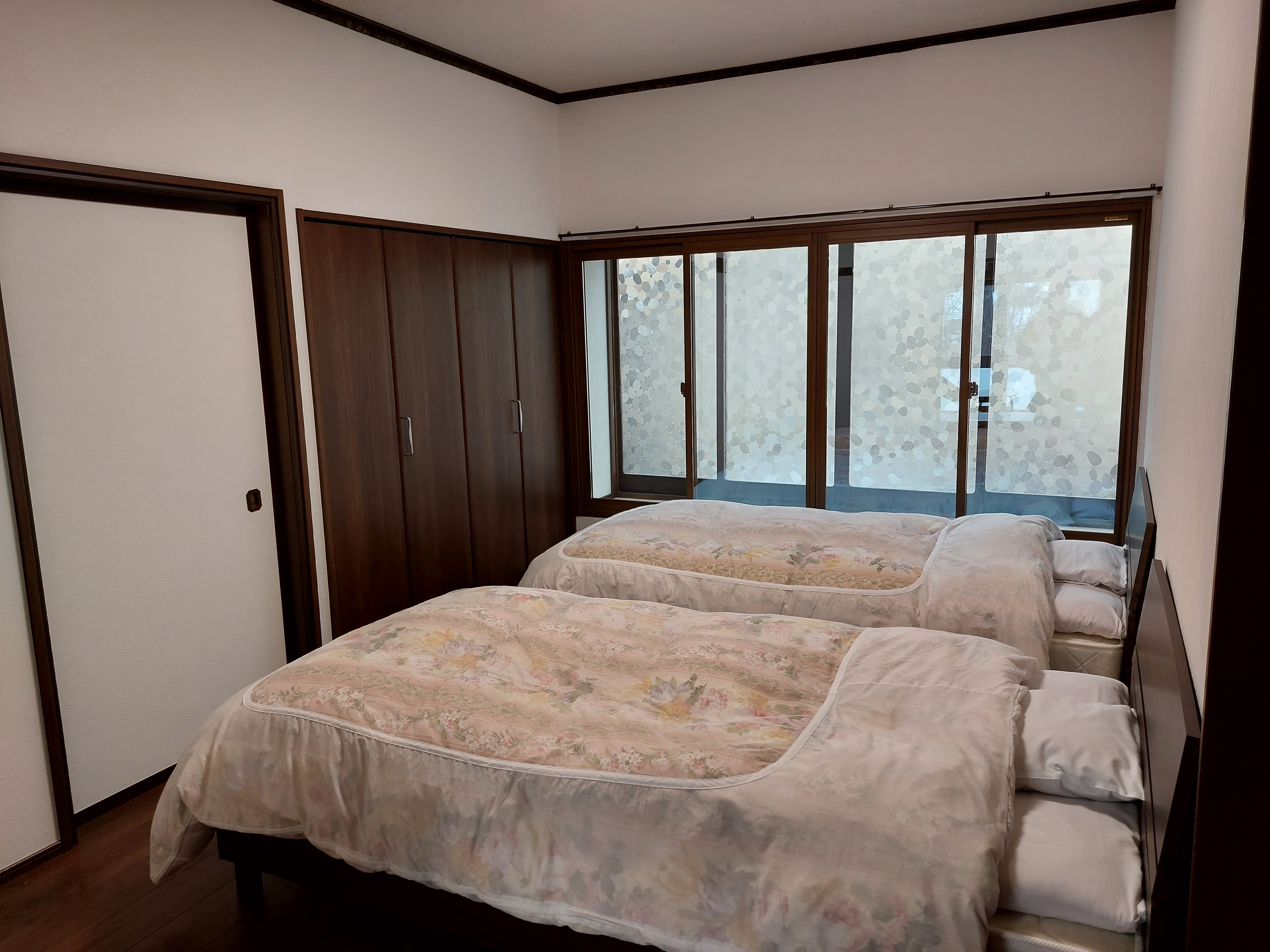 Suehiro Western-style room