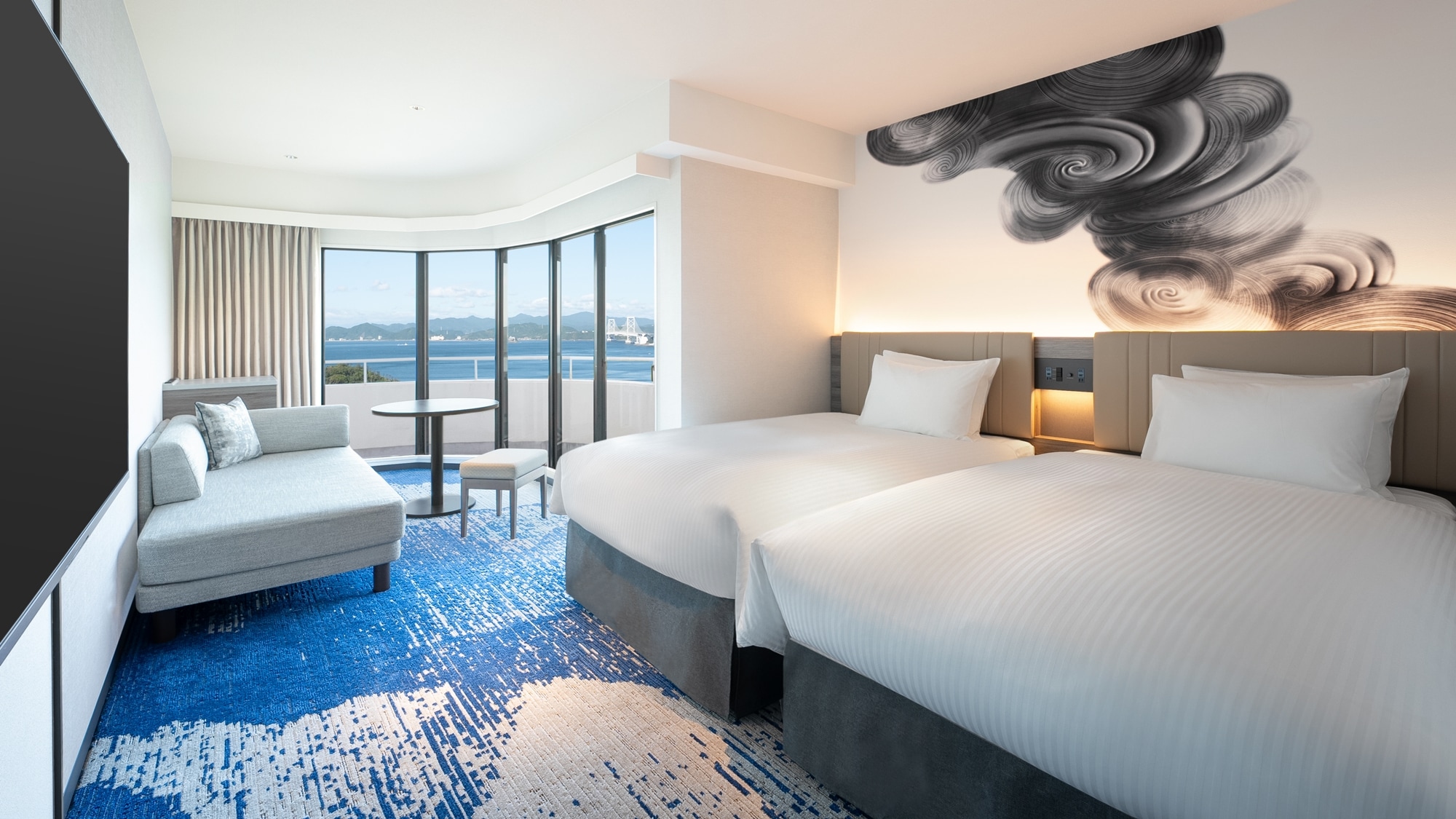 [Renovated in April 2012] Superior Corner Twin Room, Sea View, Image