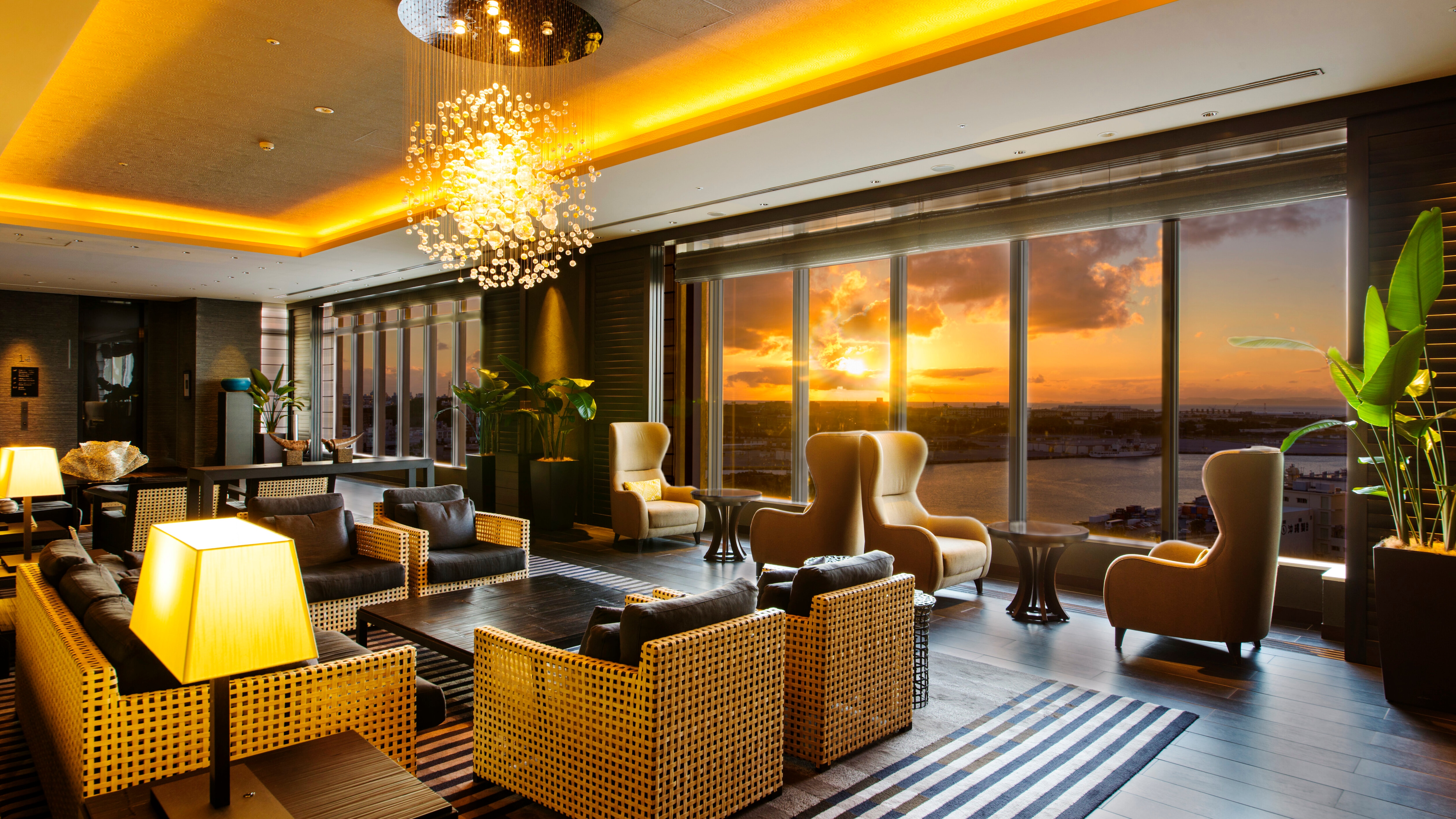 *14F Lobby (Sunset)