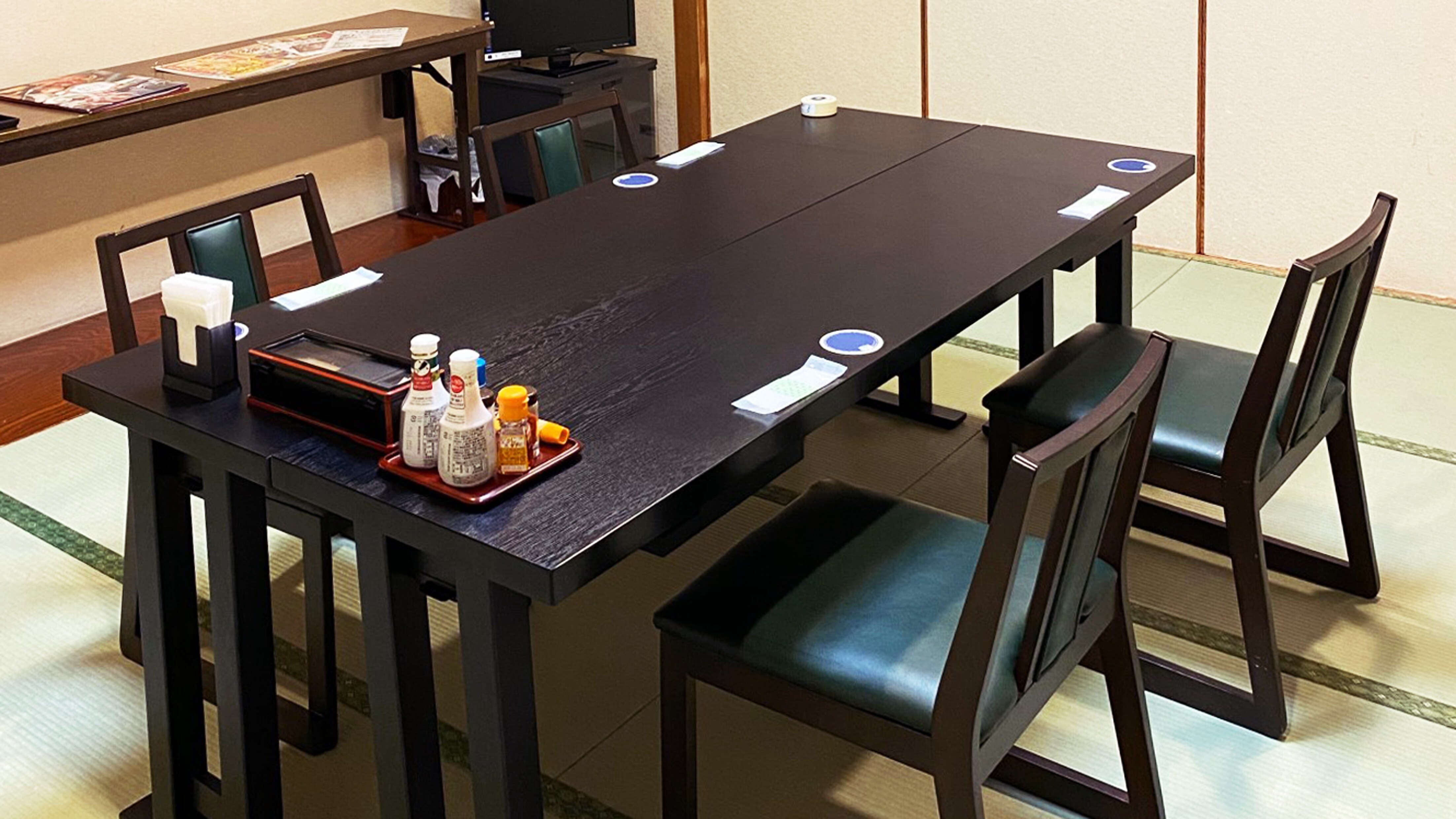 Dinner venue (table seats)