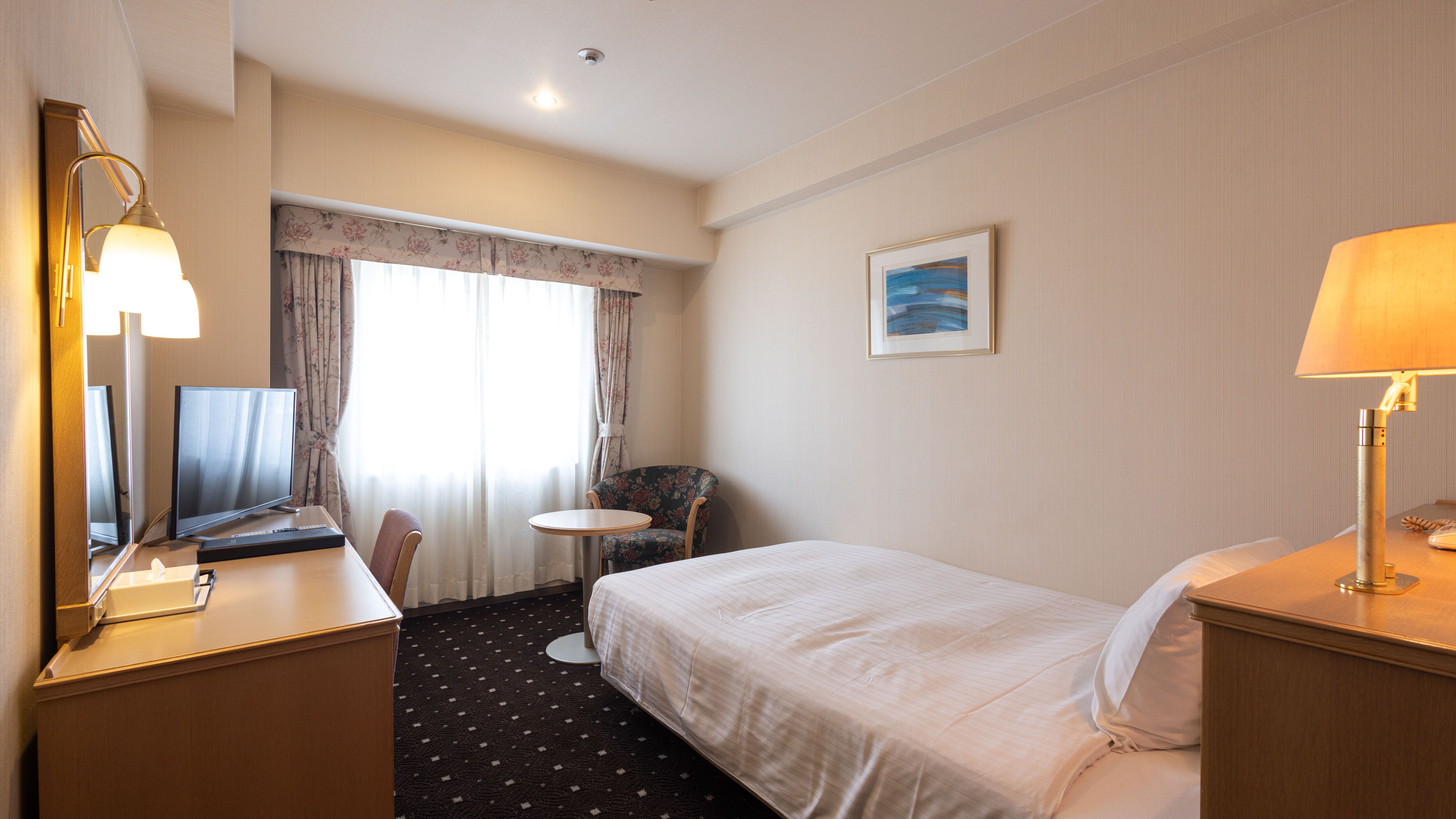 Spacious 17m2 single room★Semi-double bed★