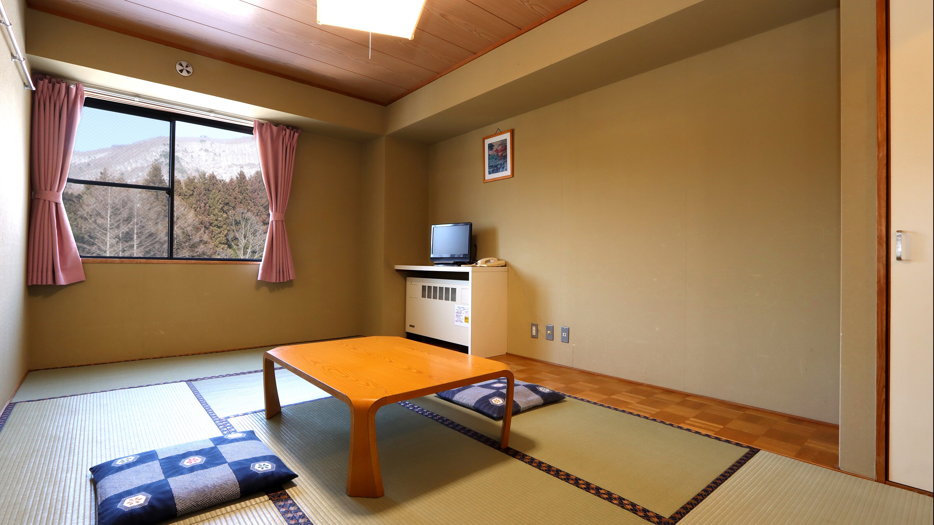 [隨機日式房間，附浴室和廁所]