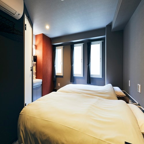 Twin Bed Room