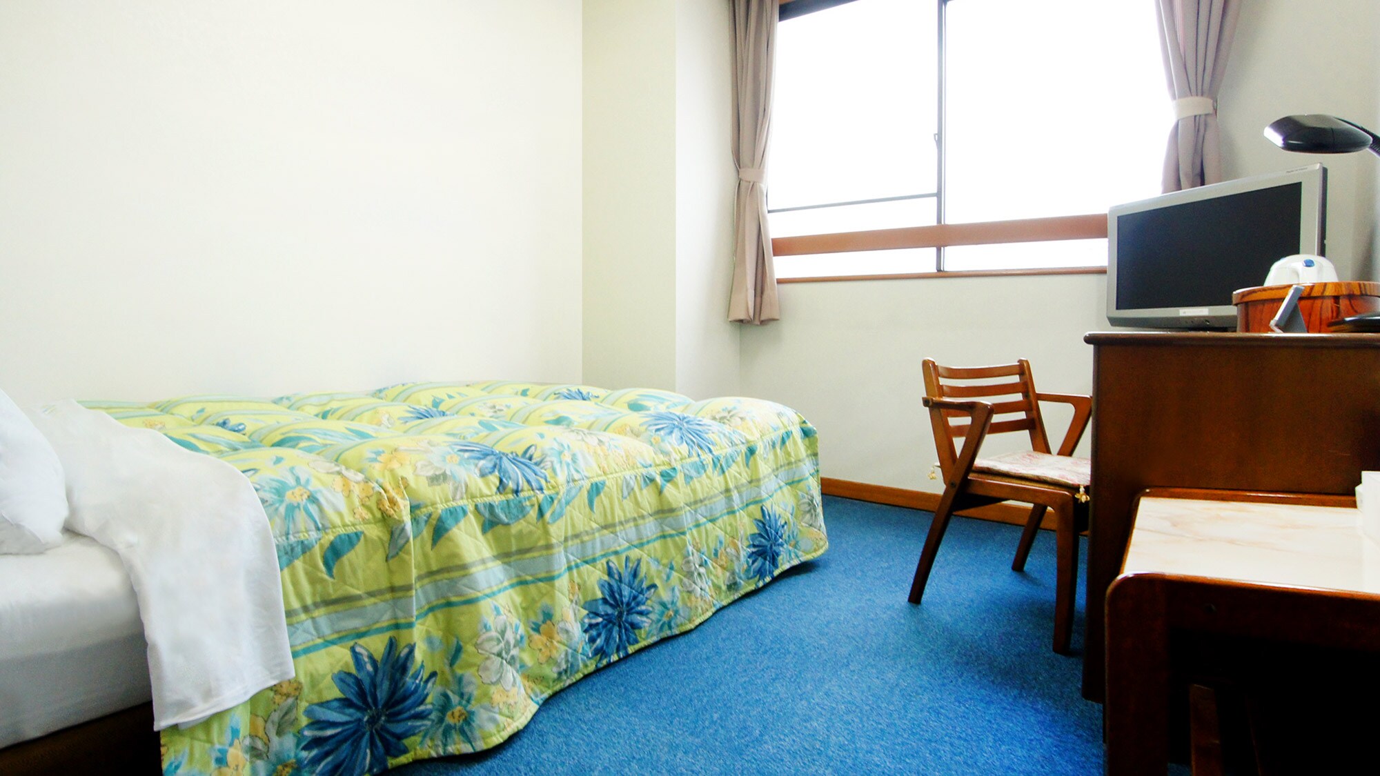 ◆ Double room ◆ 140 cm wide double bed for a spacious refreshment ♪