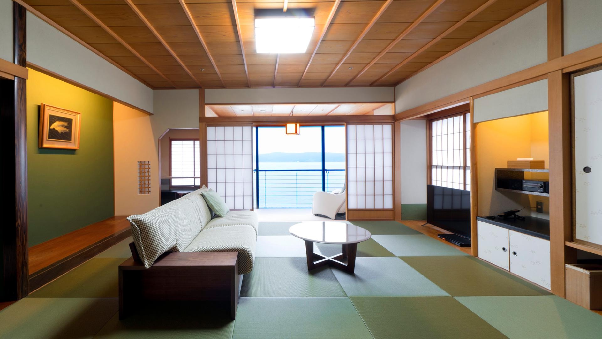 Japanese and Western rooms (13 tatami mats + twin + wide rim)