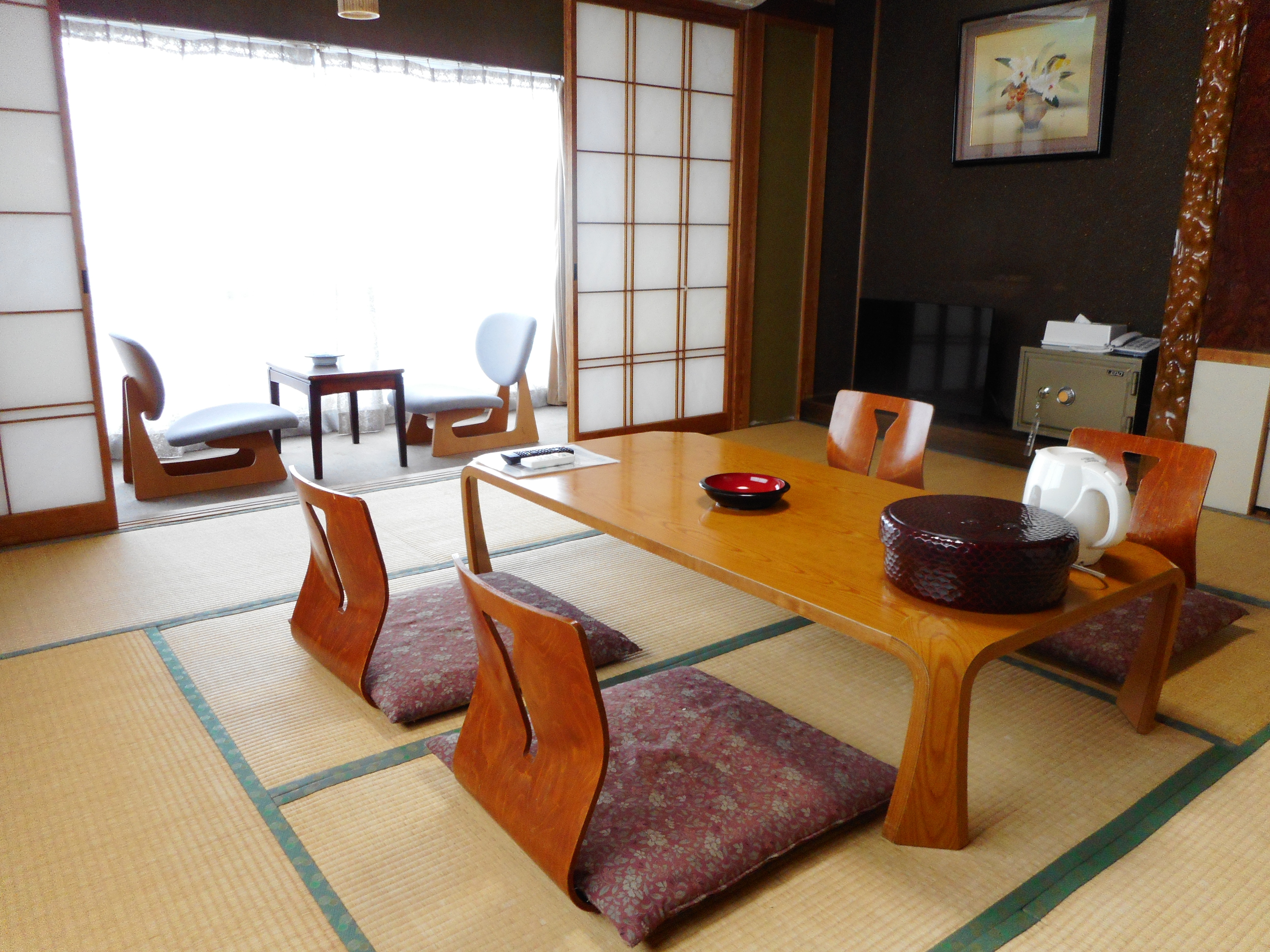 Main building: Japanese-style room with 10 tatami mats (UB type)