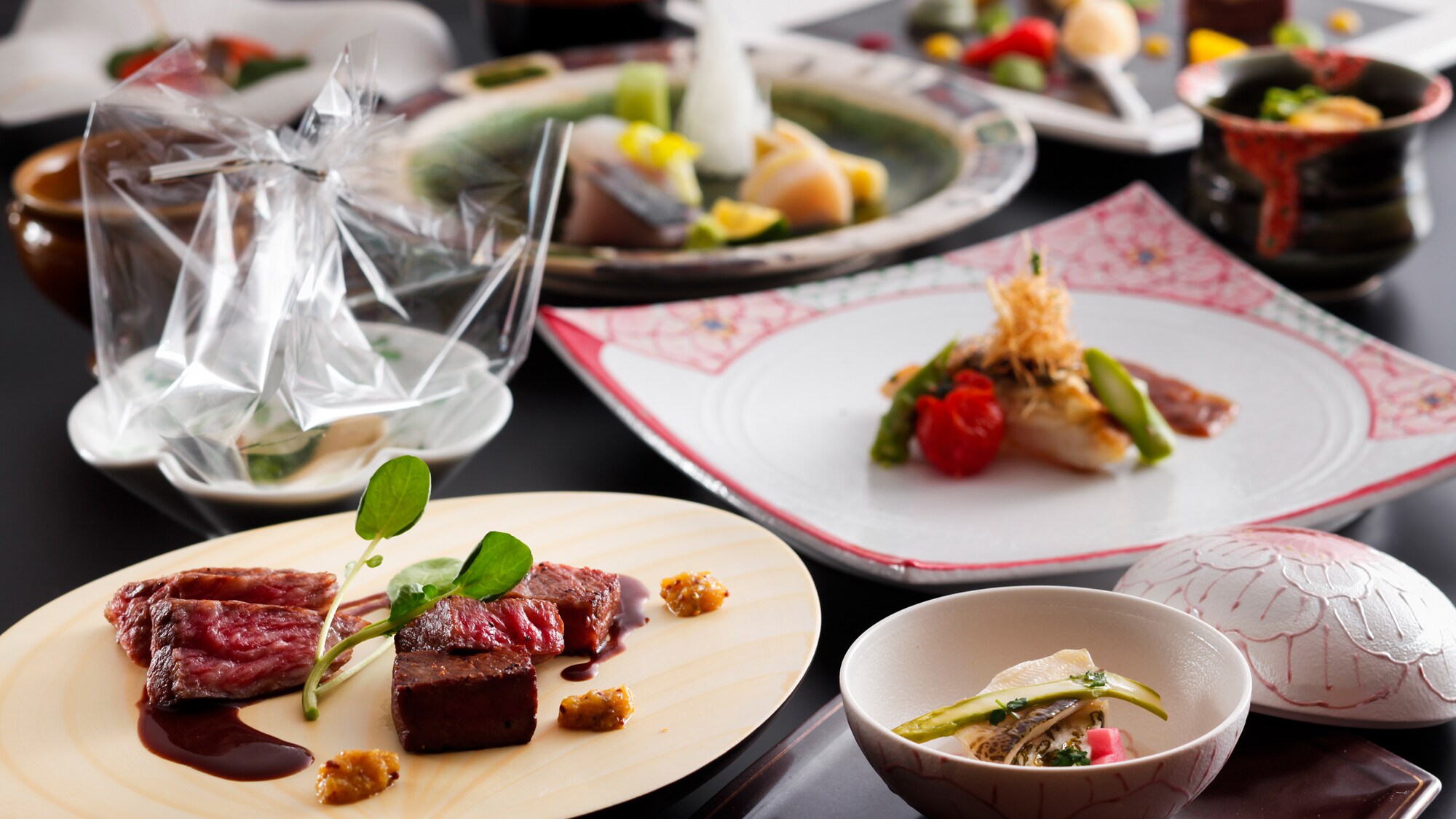 โรงแรมแบบกรุ๊ป "The Shiroyama Terrace Tsuyama Villa | Chef's Dining Sakura" อาหารค่ำแบบไคเซกิ (ภาพ)
