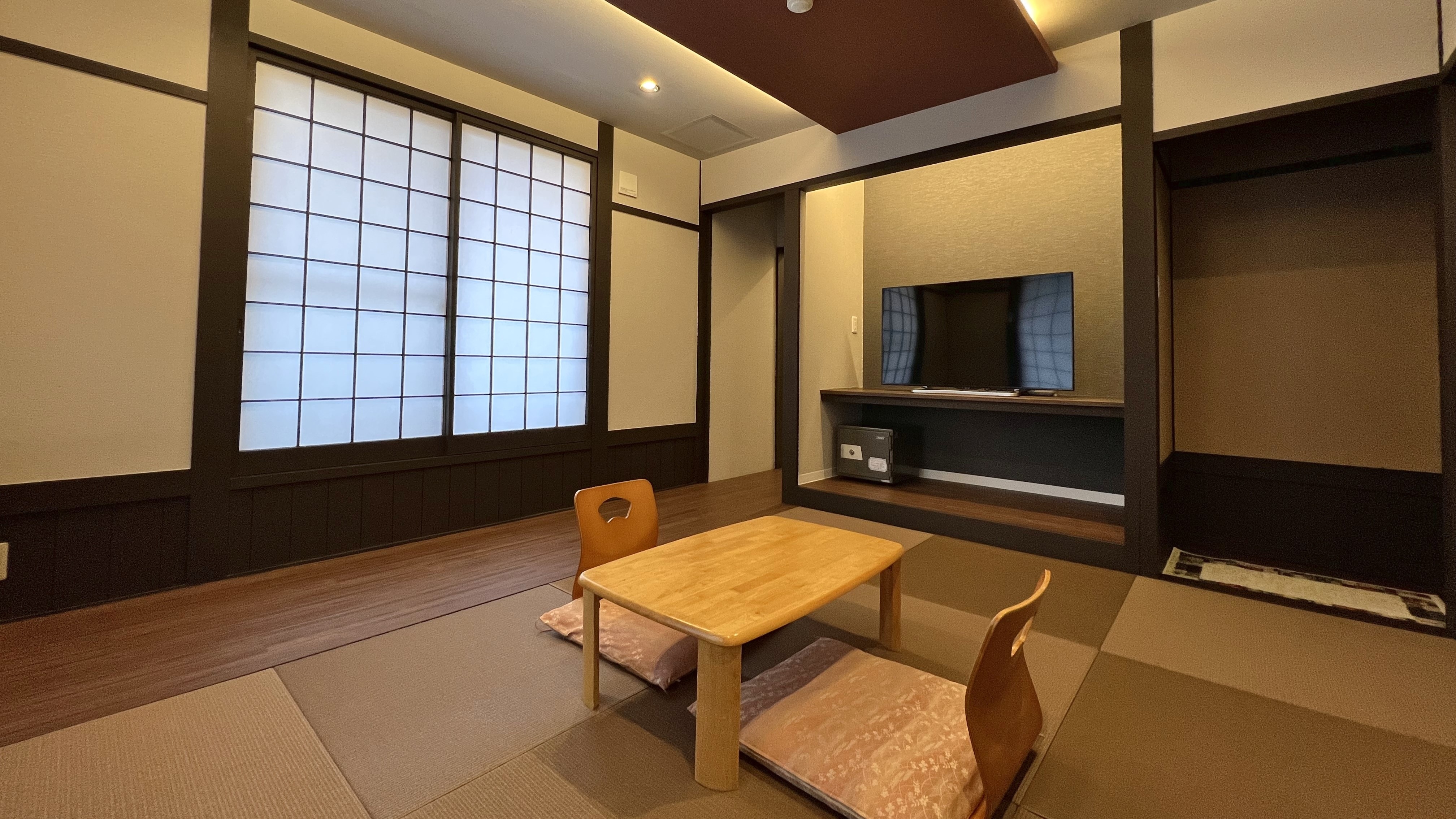 일본식 서양실/일례 2024년 1월 리뉴얼 일본식 방과 서양실이 분리형의 넓은 객실
