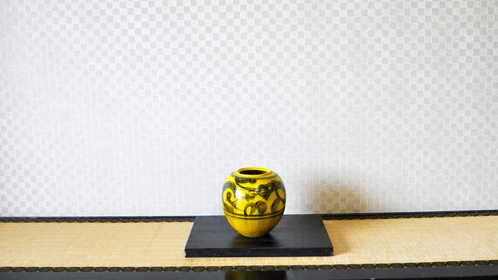 “Mori no Tate” is a guest room with a pure Japanese style.
