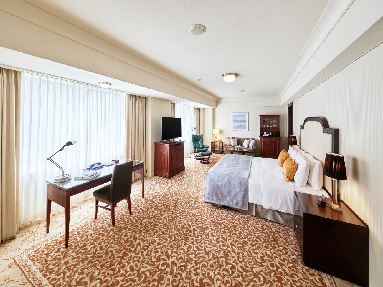 Main building imperial floor junior suite (approximately 54-64 square meters)