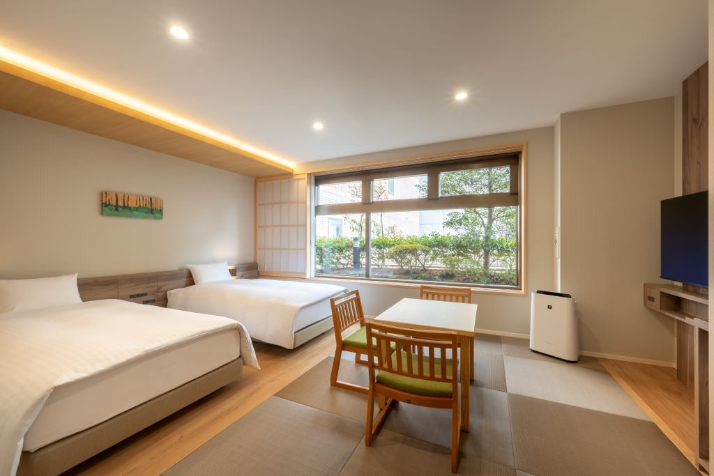 [Renovated] Japanese-Western room (Capacity: 2-5 people)