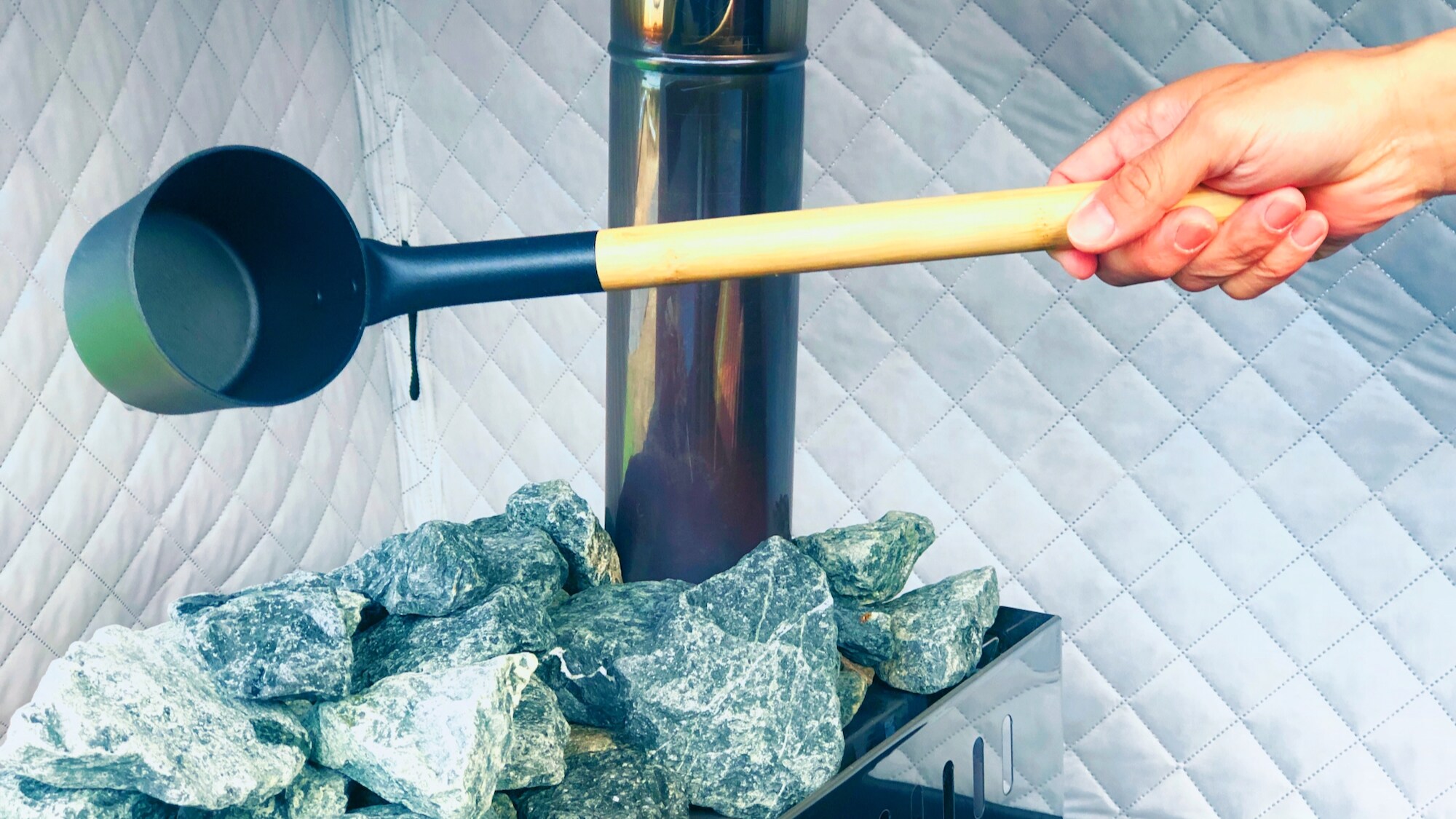 設置一個成熟的帳篷桑拿！請享受 90 度以上最舒適的桑拿。