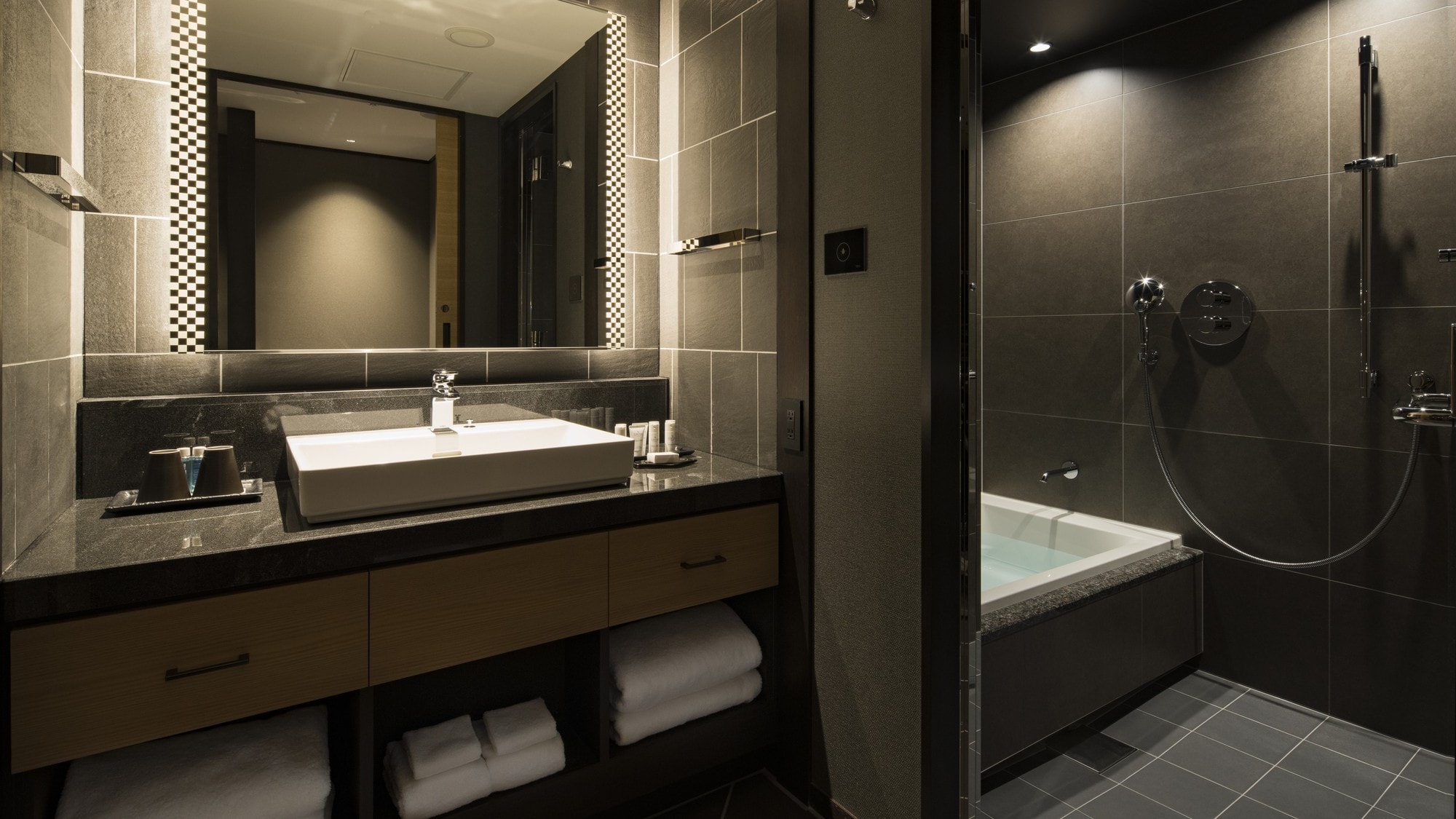 Superior room (non-smoking, 43 square meters)