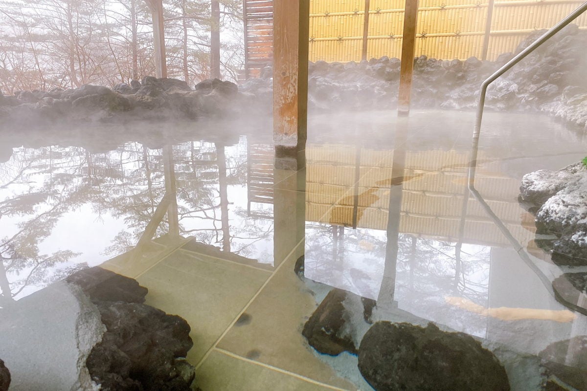 Open-air bath
