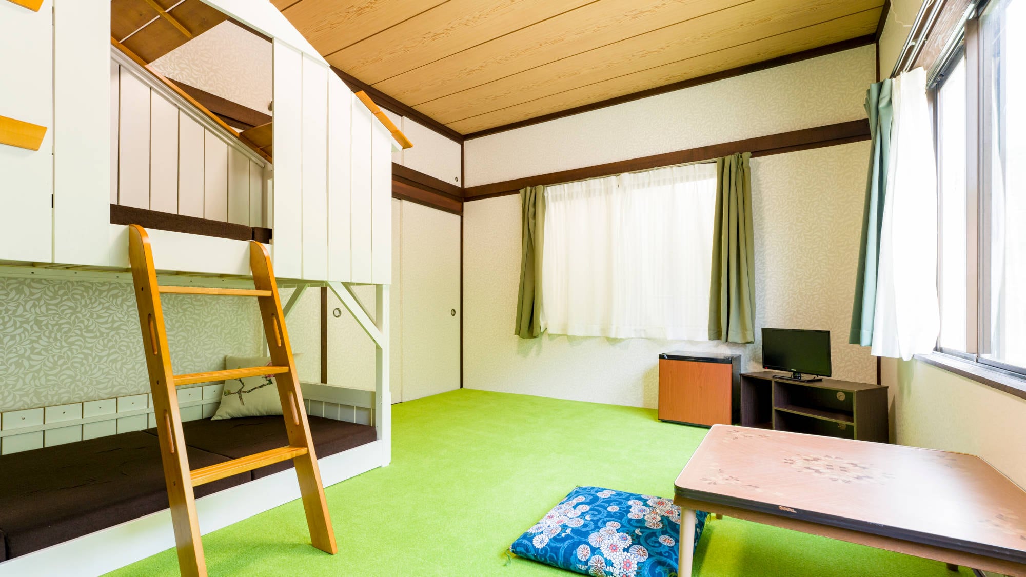 [Kamar Keluarga A] Tempat tidur susun berbentuk rumah yang unik