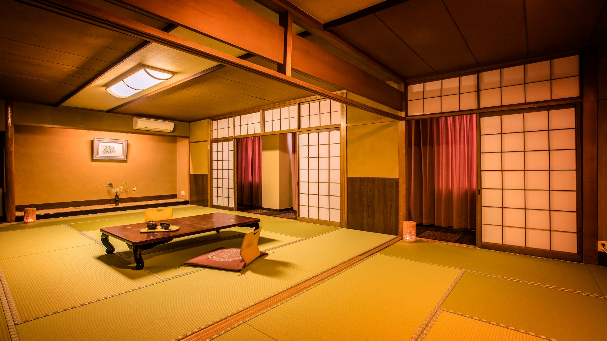 2 superior Japanese-style rooms *A sample room