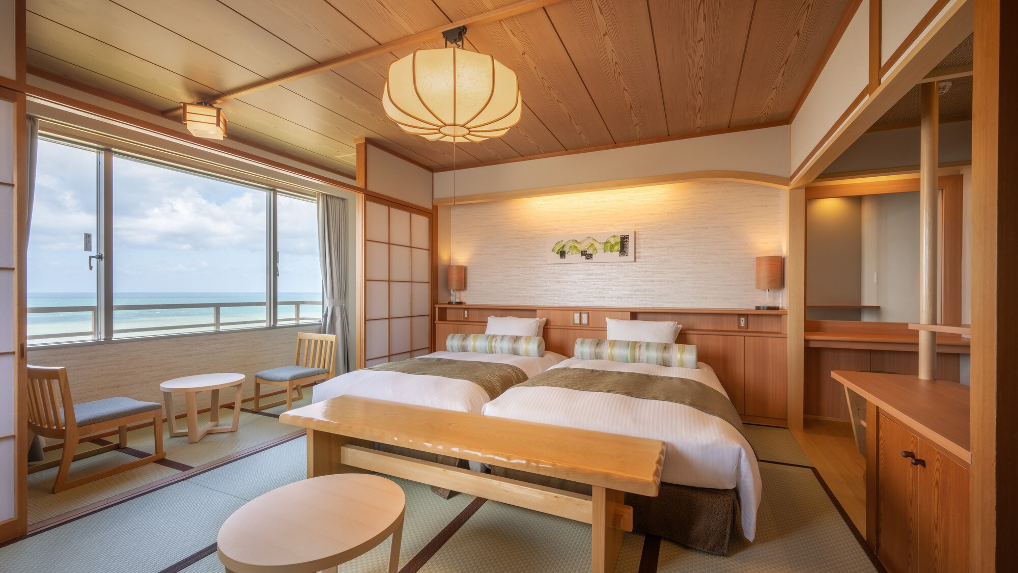 Ocean-facing Japanese-style premium twin room