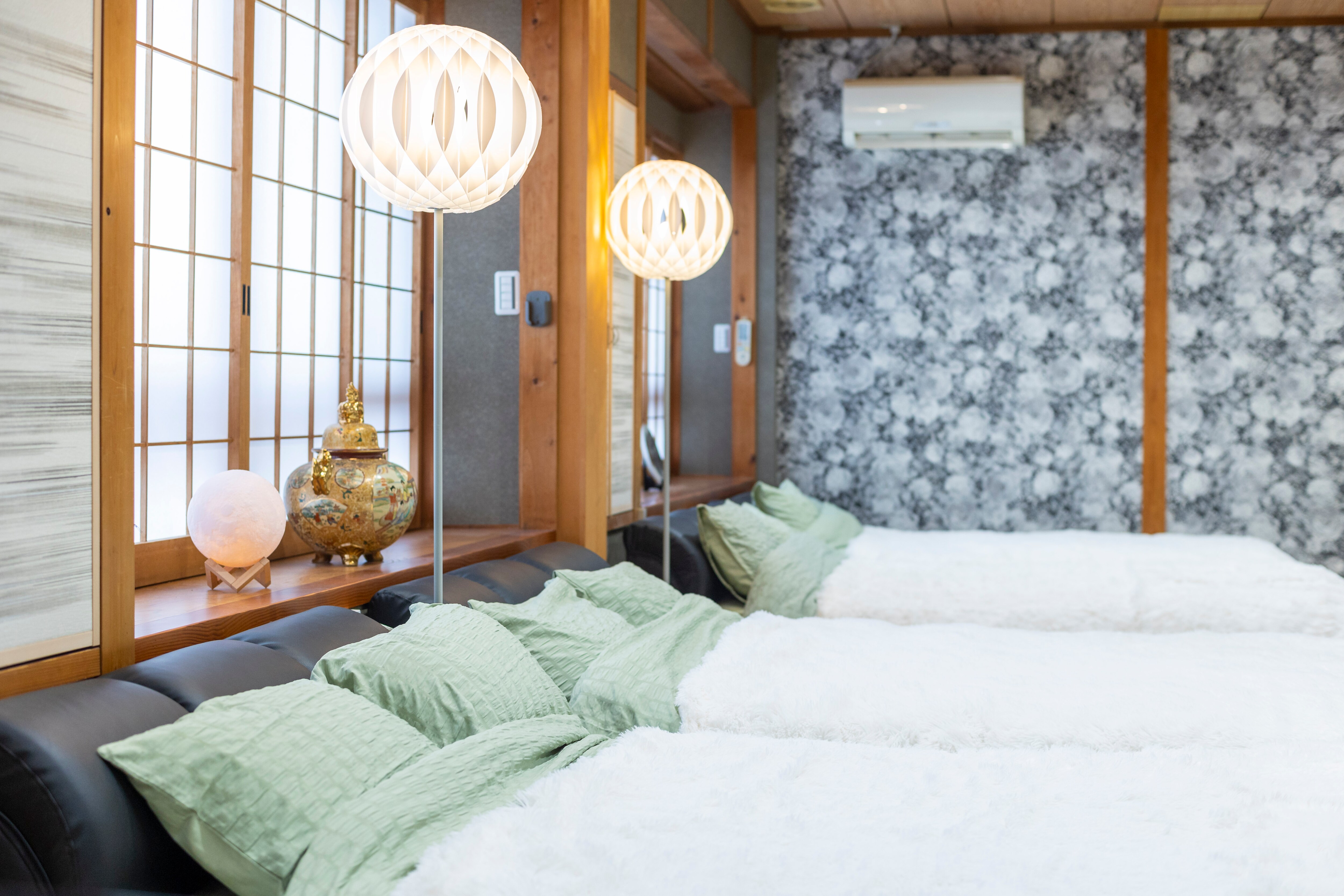 Japanese-Western style room for 4