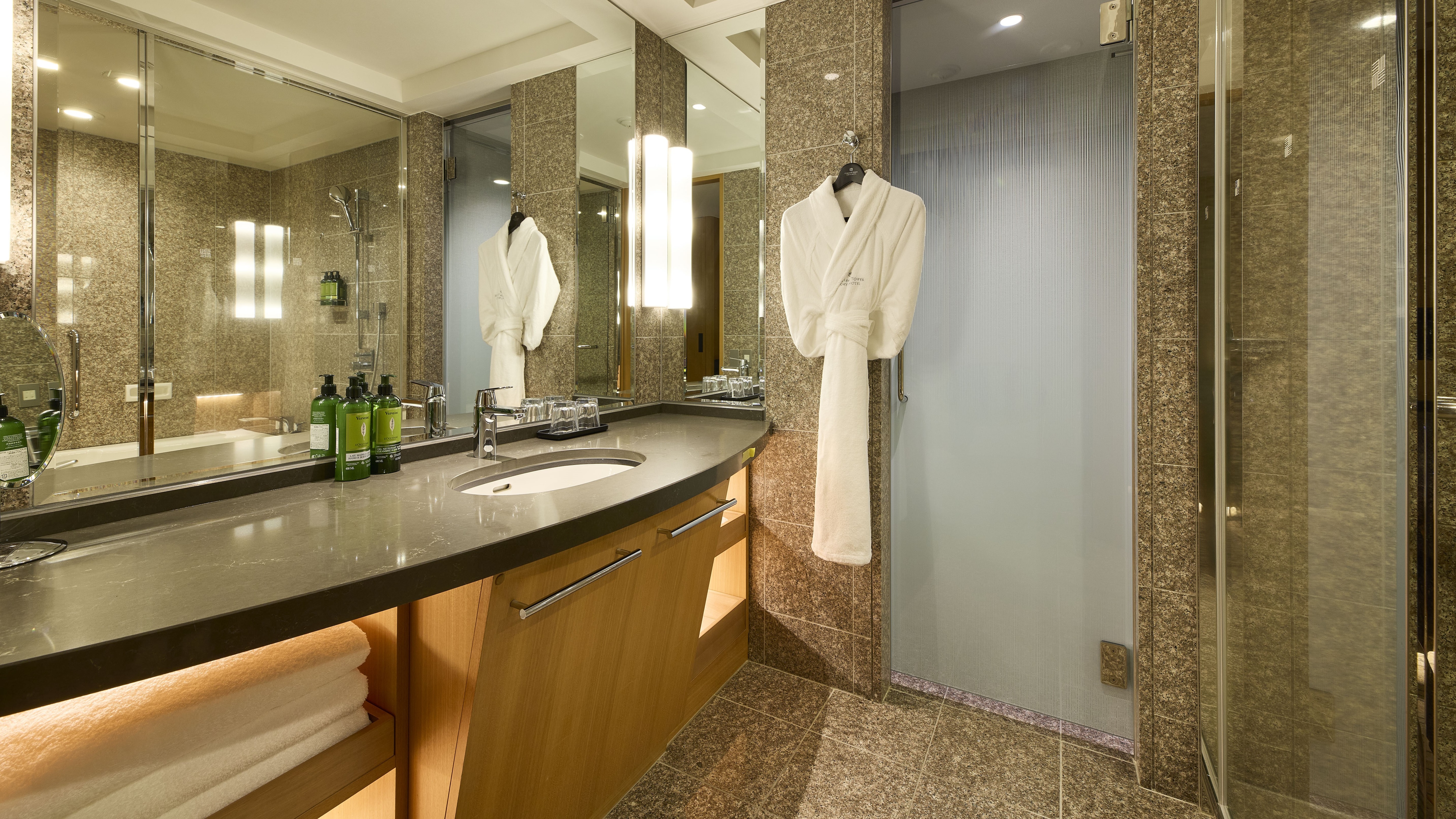 ห้องน้ำคอมฟอร์ทซูพีเรียร์เตียงคิงไซส์/เตียงแฝด