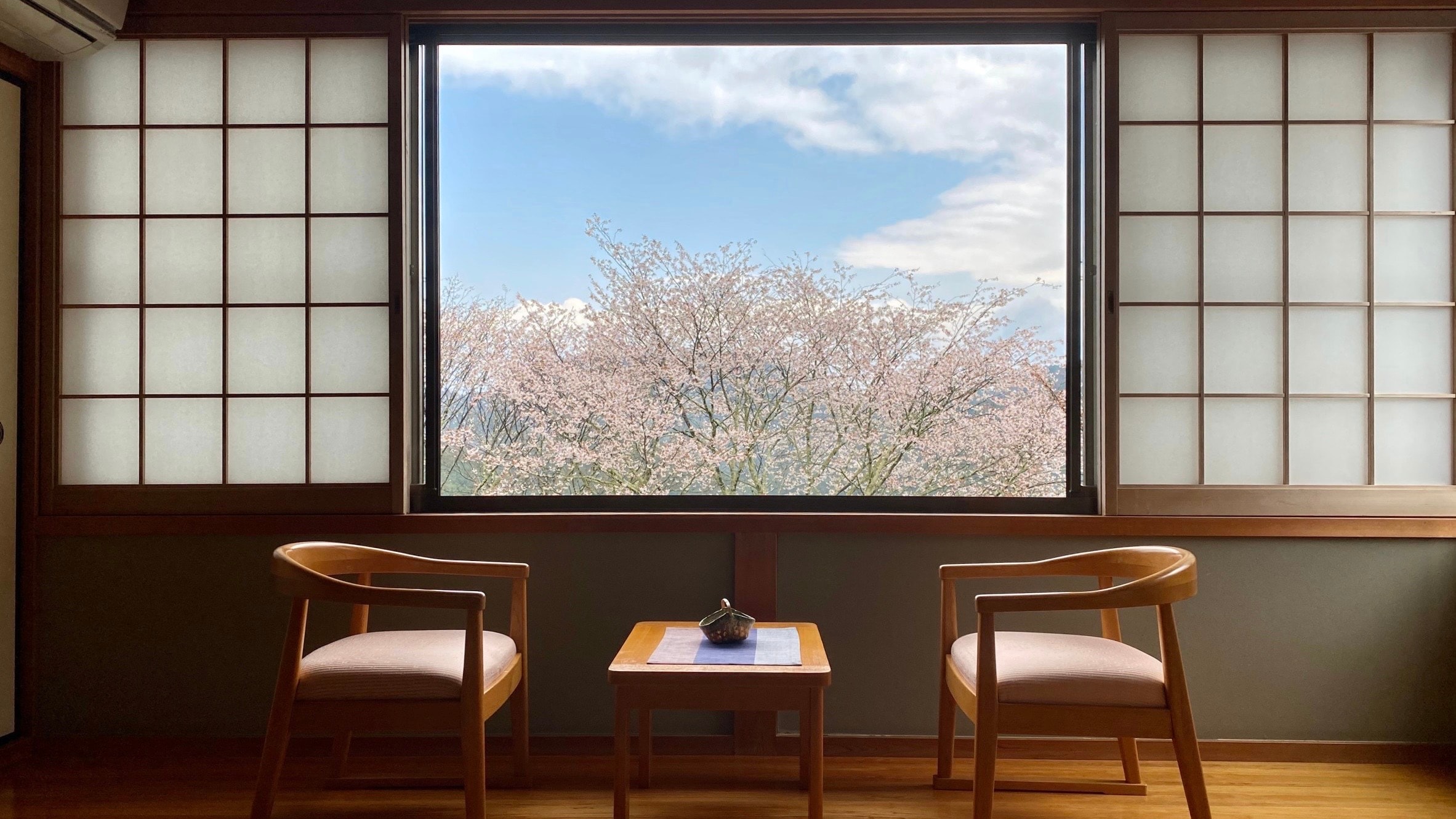 [View from the room] Enjoy the four seasons of Mt. Yoshino from your room...