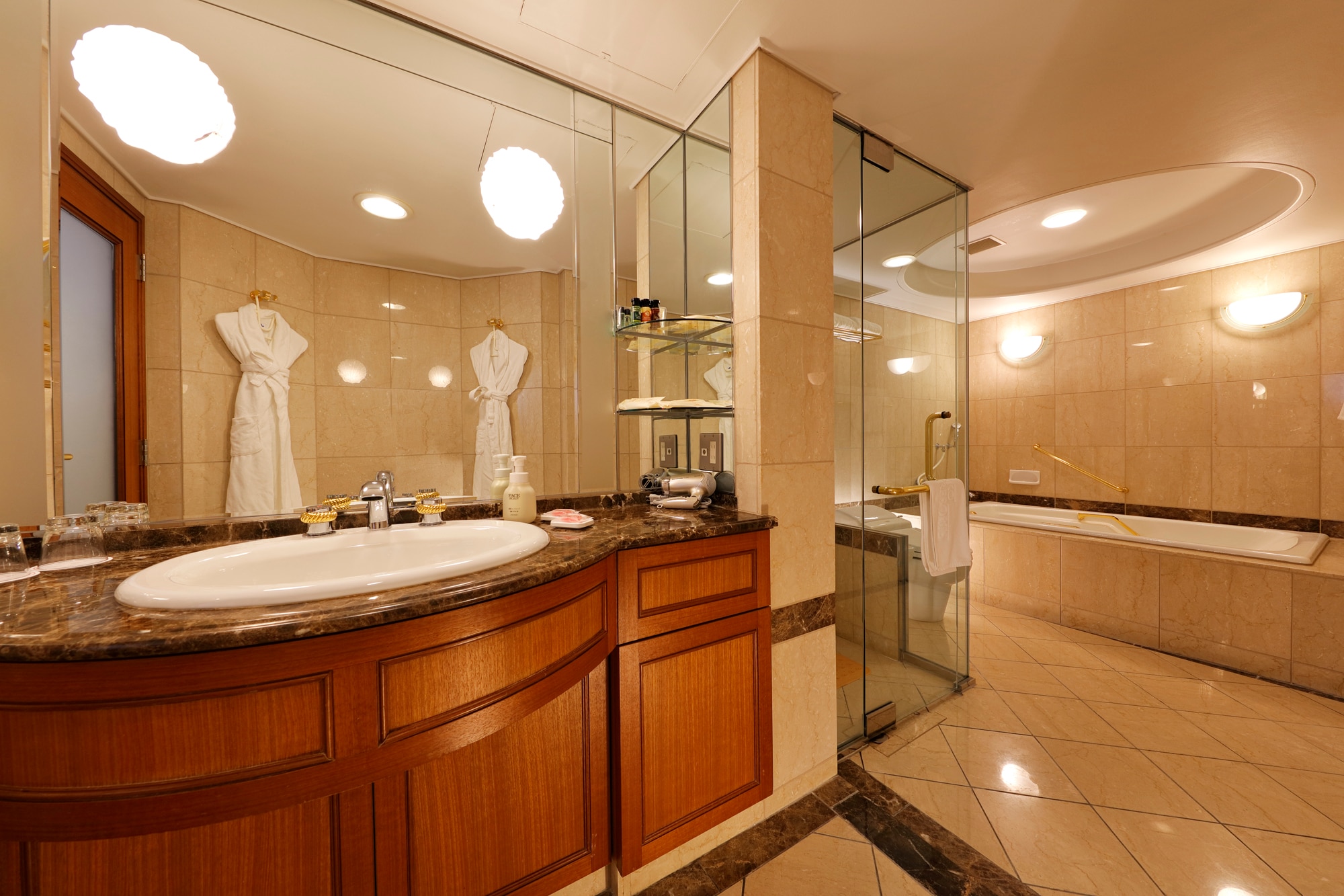 Royal Suite (91.4 sqm)