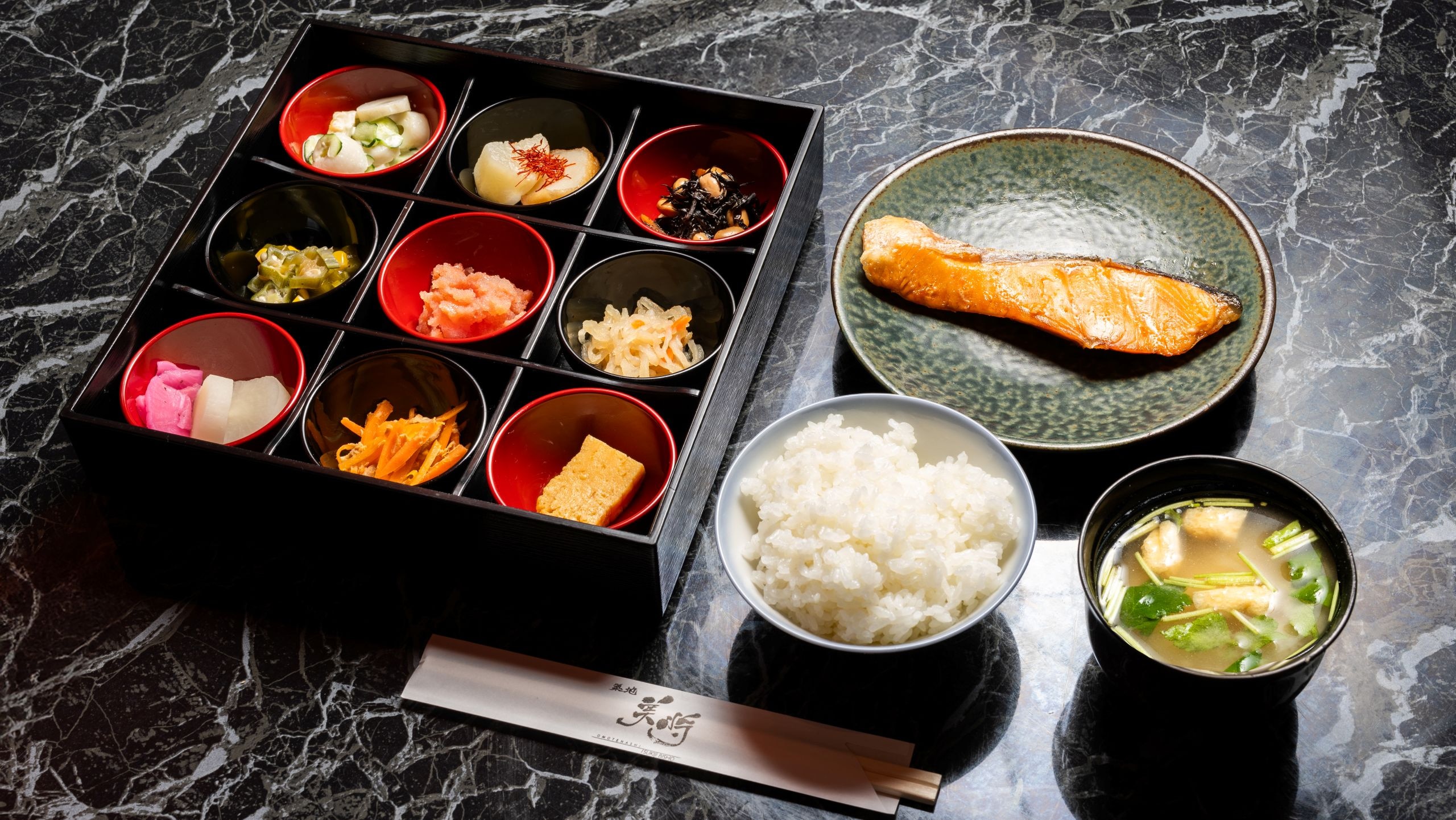 ■ 早餐：三文鱼套餐