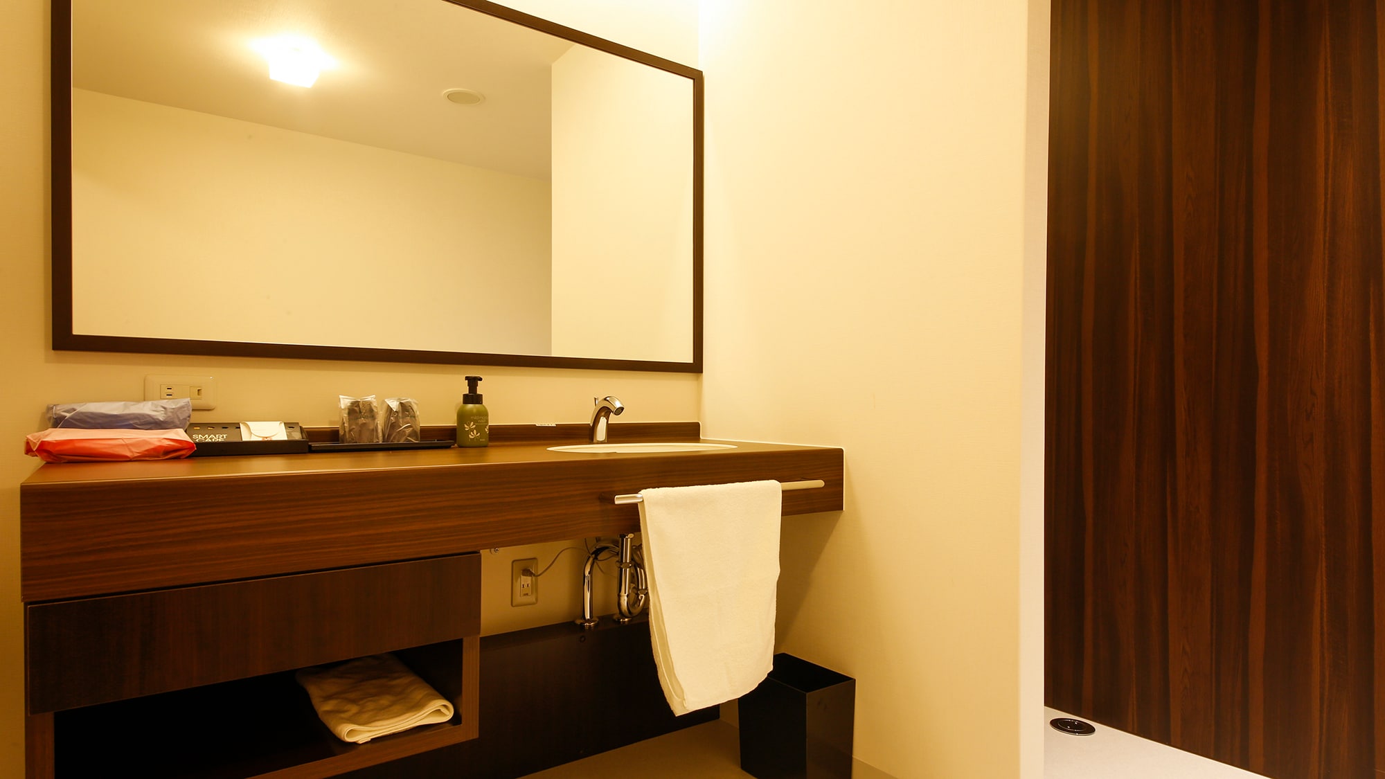 [Main building: Special room Japanese and Western room] Washbasin