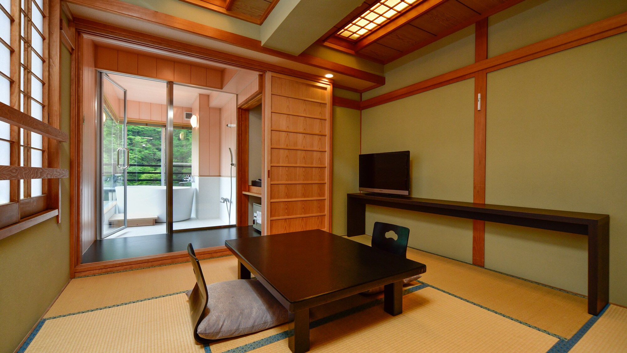 8 tatami room with indoor hot spring bath