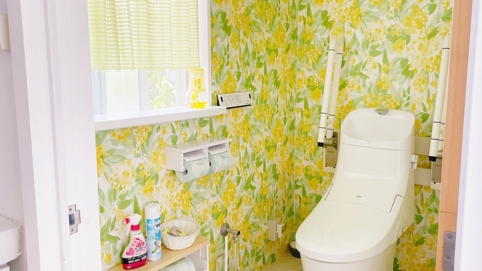 ・[Toilet] Clean toilet with heated toilet seat