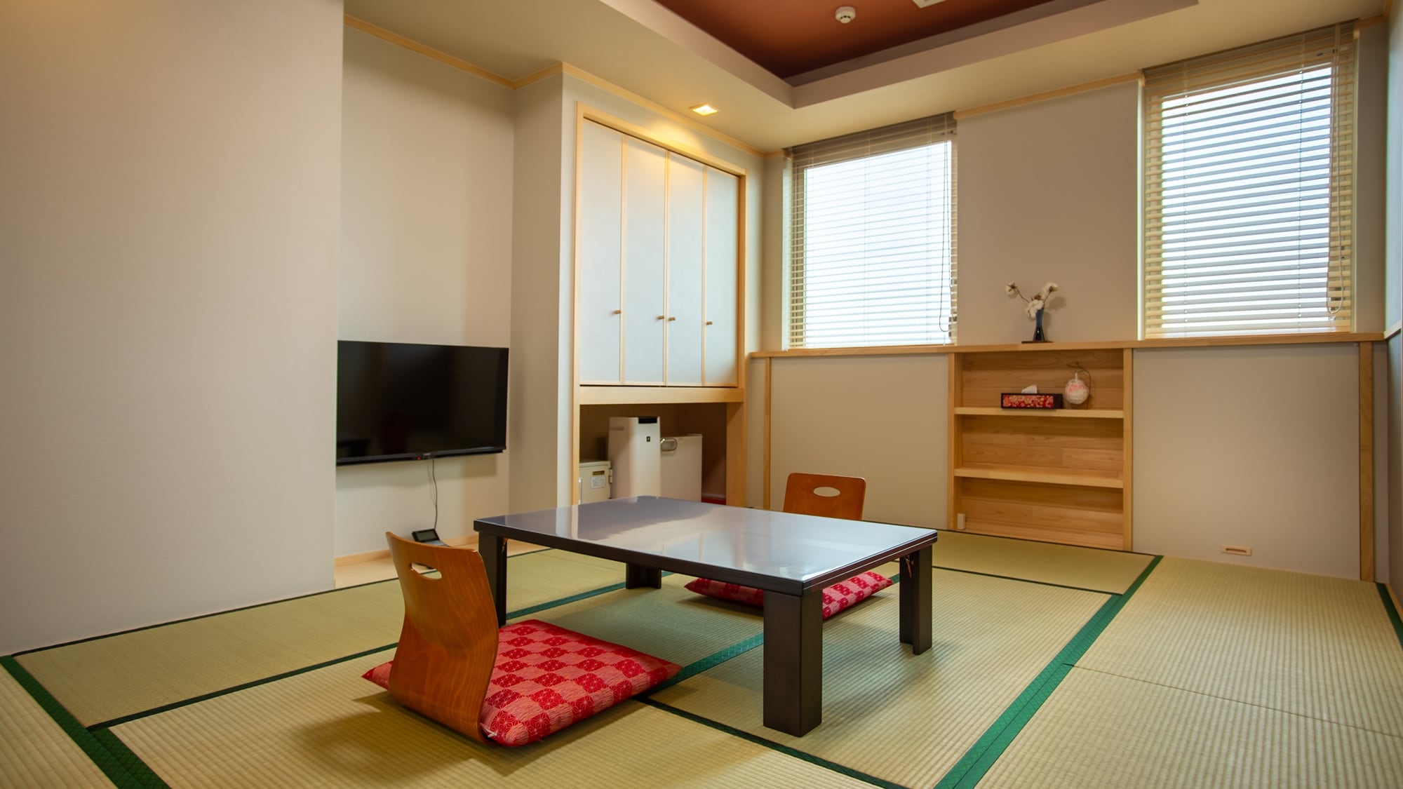 *[New building] Japanese-style room with 10 tatami mats (non-smoking, with garden bath)