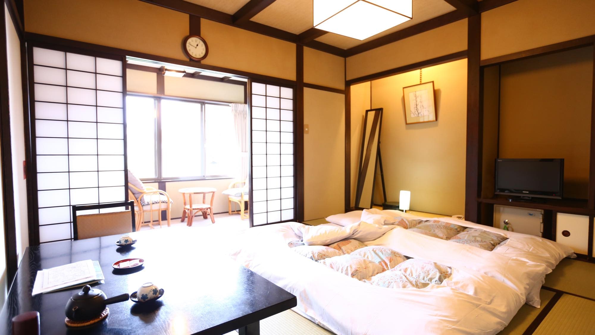 [Japanese-style room 8 tatami mats + wide rim] An example