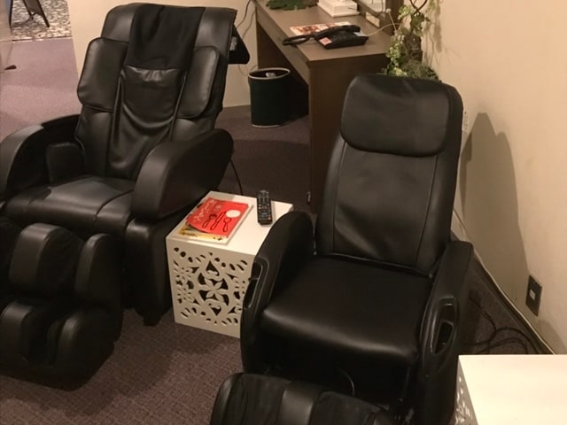 Phòng ghế massage