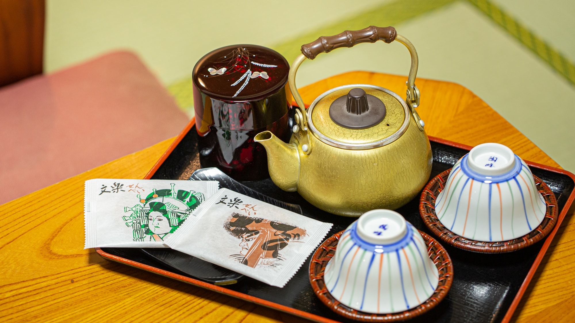 * [Tea set] After arriving, take a break with a cup of tea.