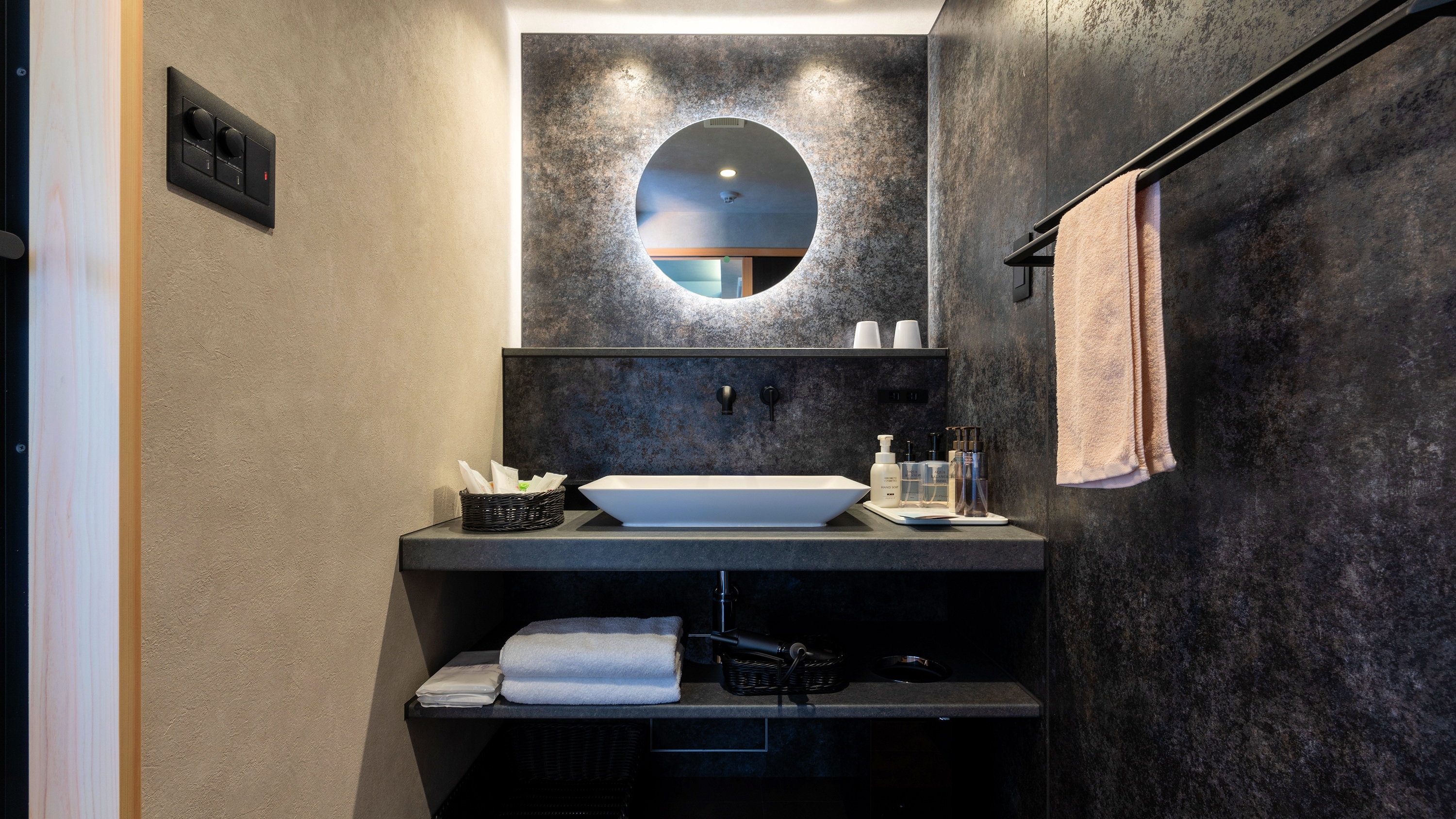 ห้องพัก [ห้องพักสไตล์ญี่ปุ่น-ตะวันตก พร้อมอ่างอาบน้ำแบบกึ่งเปิดโล่ง] Namiorion / ปรับปรุงใหม่เมื่อเดือนมีนาคม 2024 / มีทิวทัศน์ที่สามารถมองเห็นทะเล