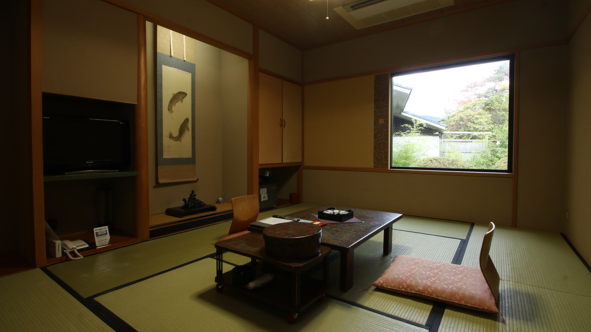 ■ [Guest Room] Standard Japanese-style room facing the garden