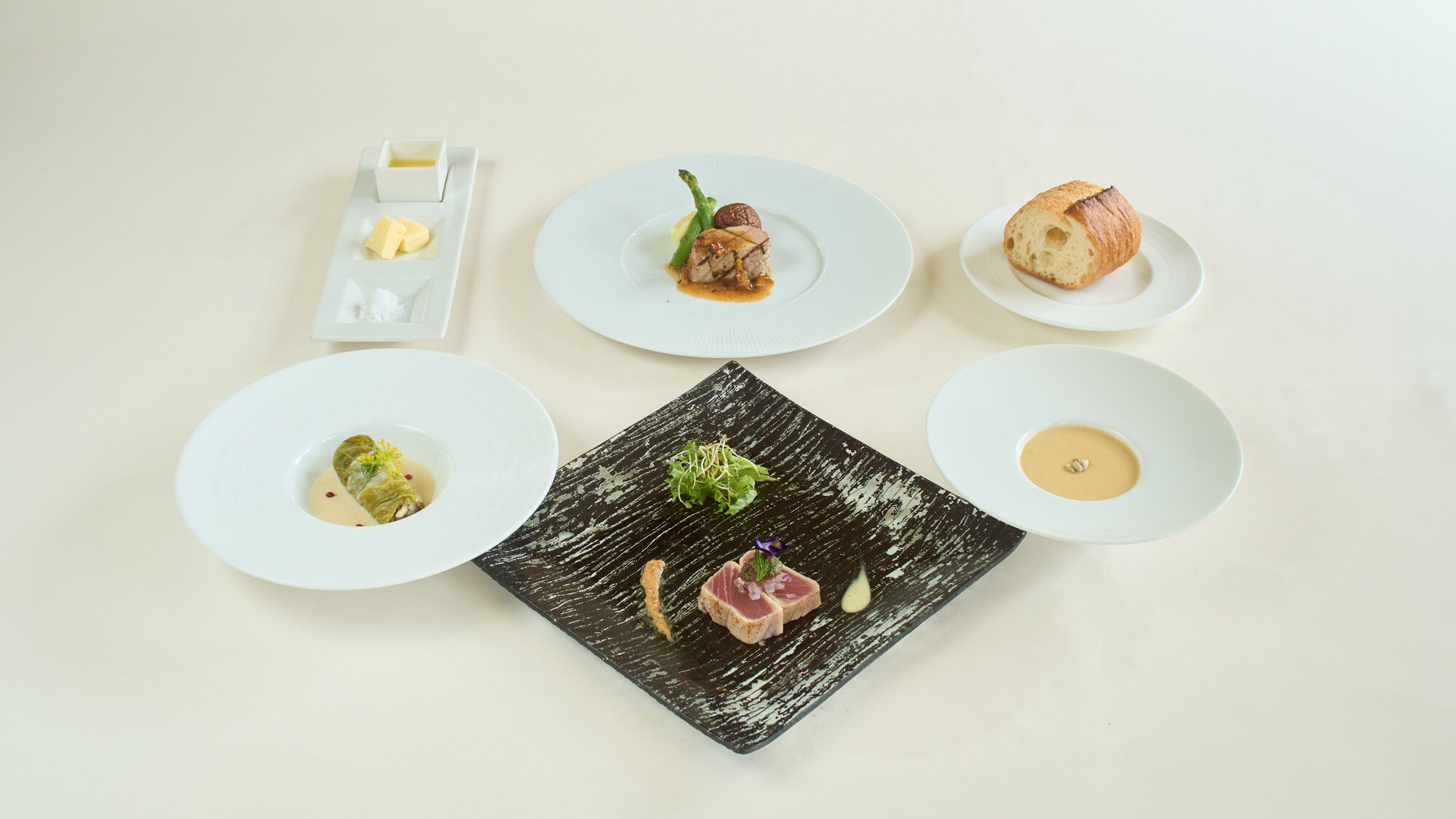 [LUXURY] Le Ciel: อาหารฝรั่งเศสแบบฟูลคอร์สที่เน้นอาหารรสเลิศขณะเดินทาง