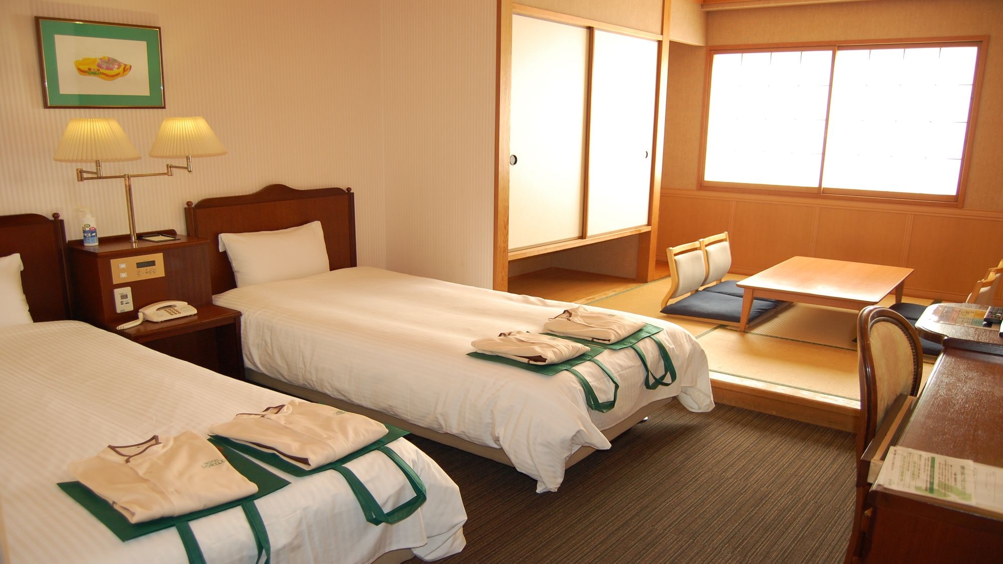 Japanese-Western style room (non-smoking)