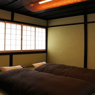 Japanese-style room (bedroom)