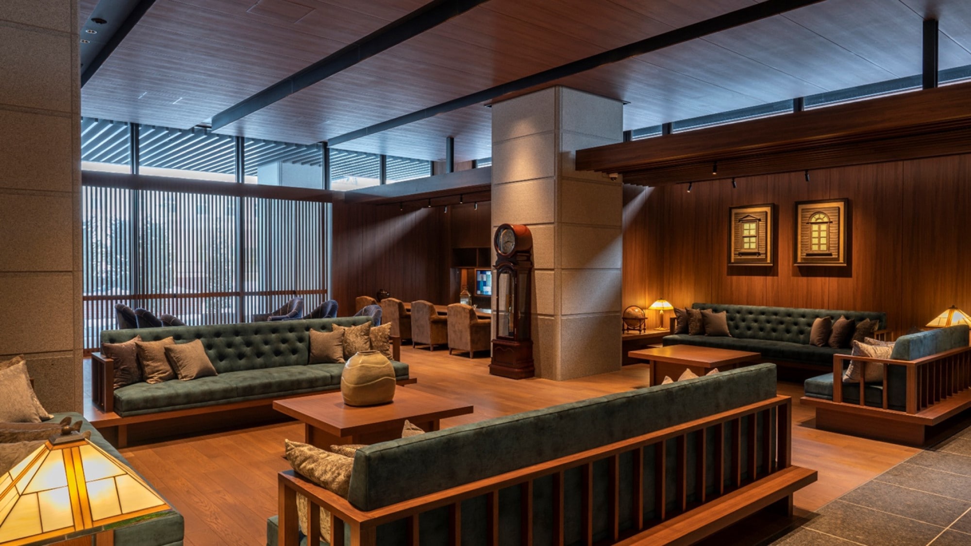 [1st floor/Lobby] Welcome drinks and snacks are available during check-in.