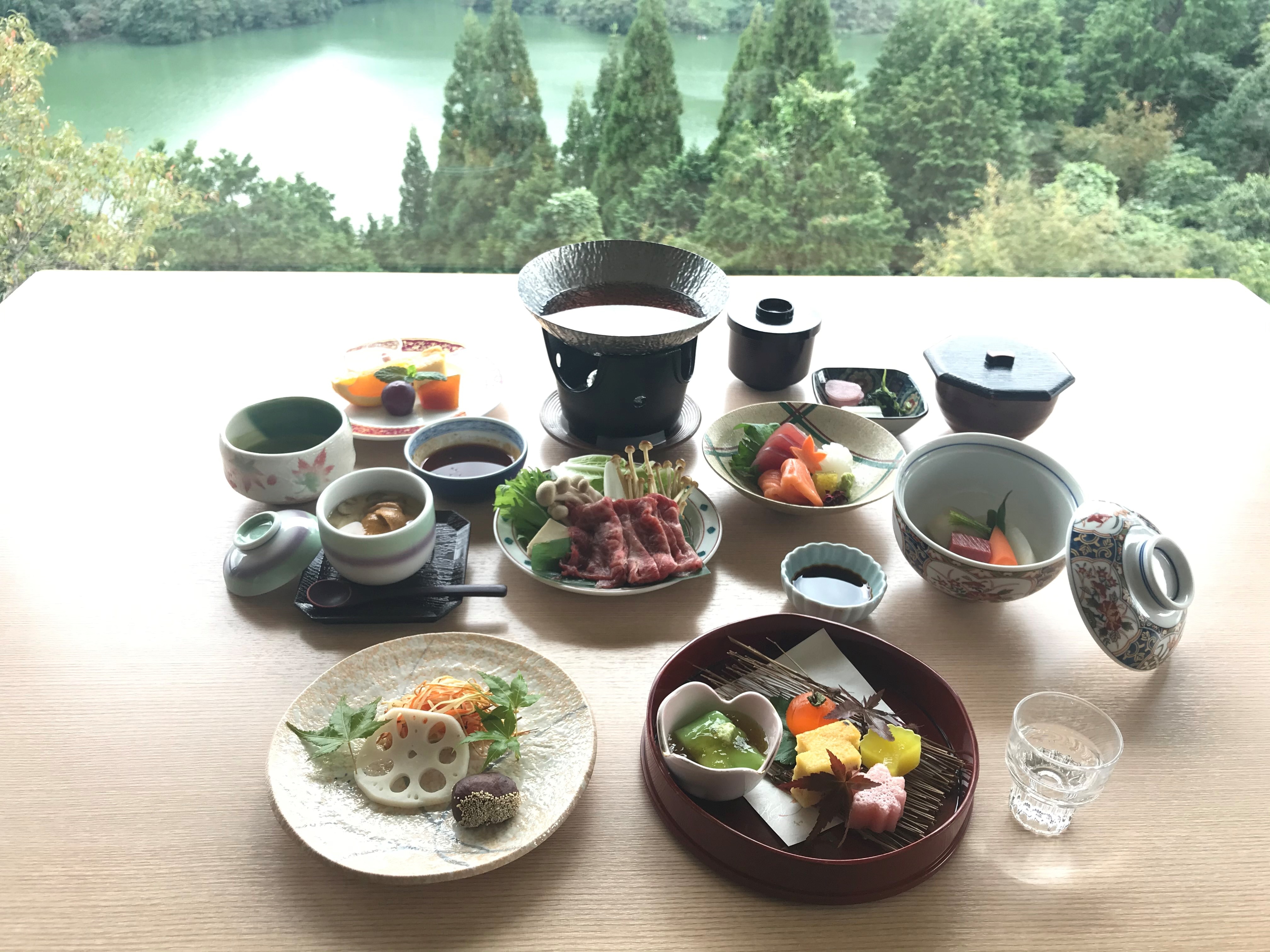 Delicious small portioned kaiseki course (image)