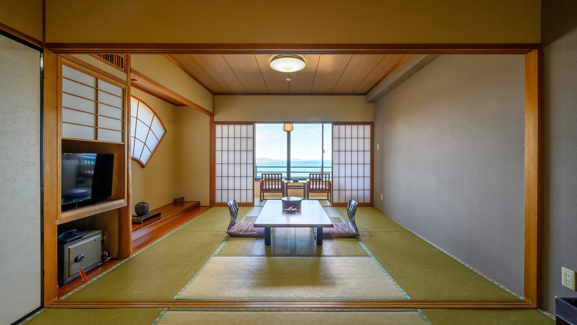 Ocean view Japanese-style superior room [14 tatami mats]