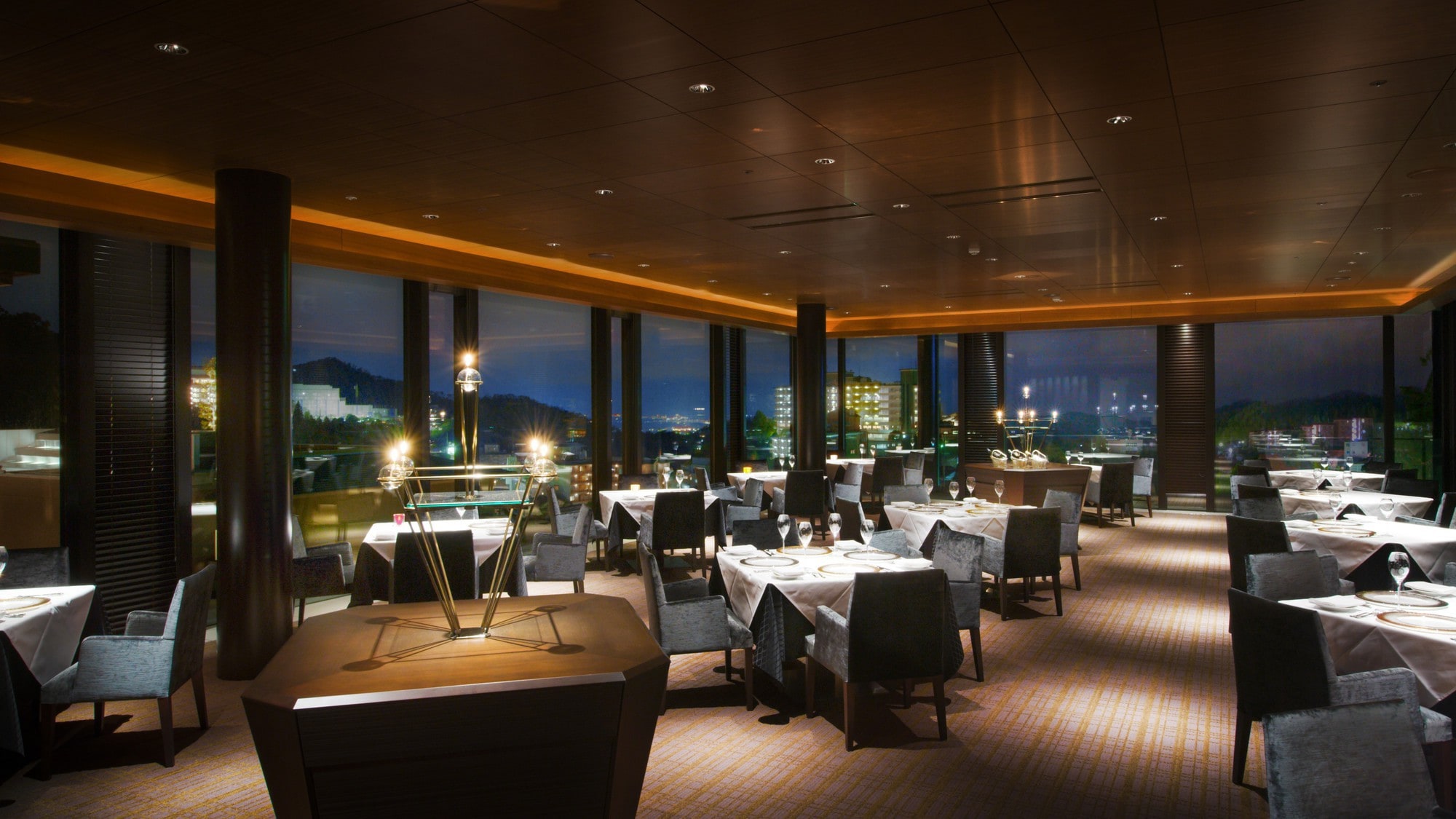 Italian restaurant "Altura"