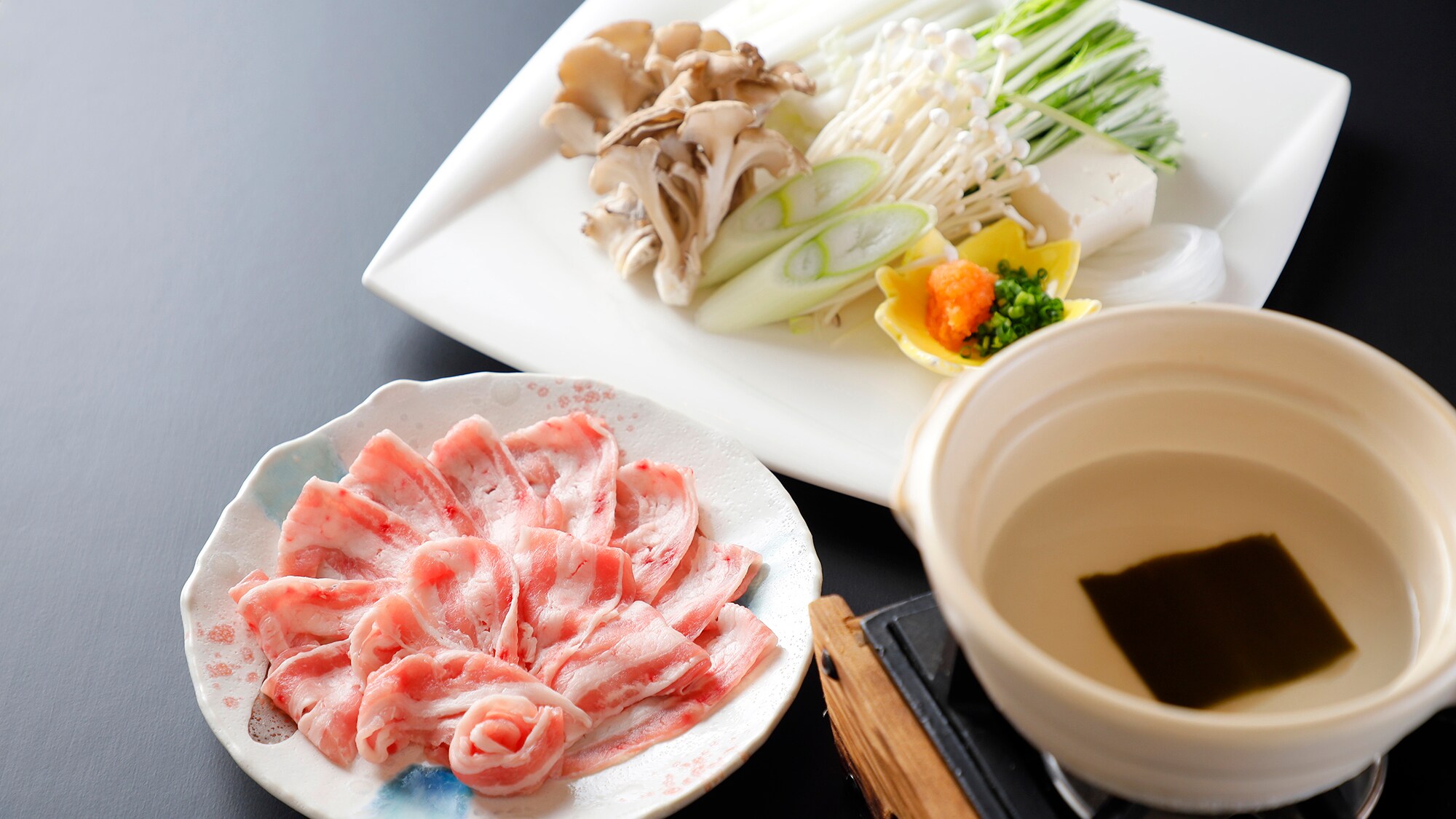 [มื้อเย็น] คริสตัลหมูชาบูชาบู