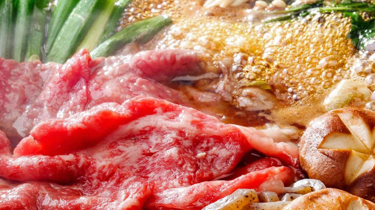 Sukiyaki / Marbled beef Please enjoy with sukiyaki.
