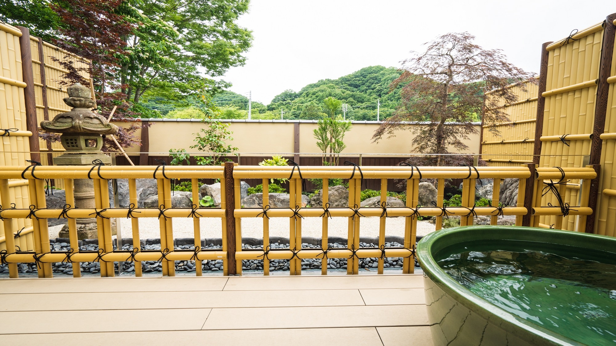 [Guest room with garden open-air bath] Origami ceiling ☆ Luxury guest room (open-air bath image)